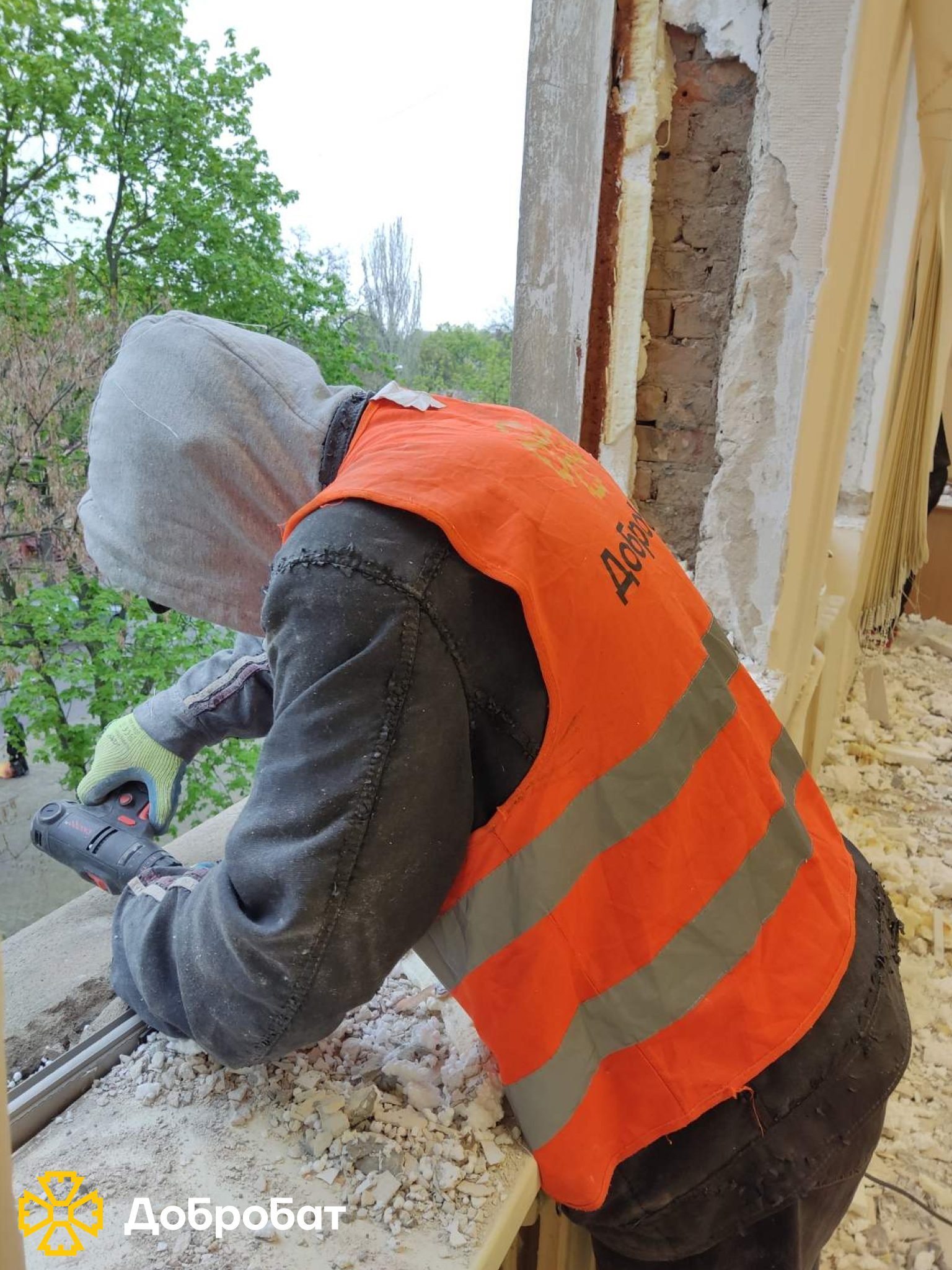 20 виїздів у чотирьох регіонах країни та понад 200 залучених волонтерів: про тиждень відбудови у лавах «Добробату»