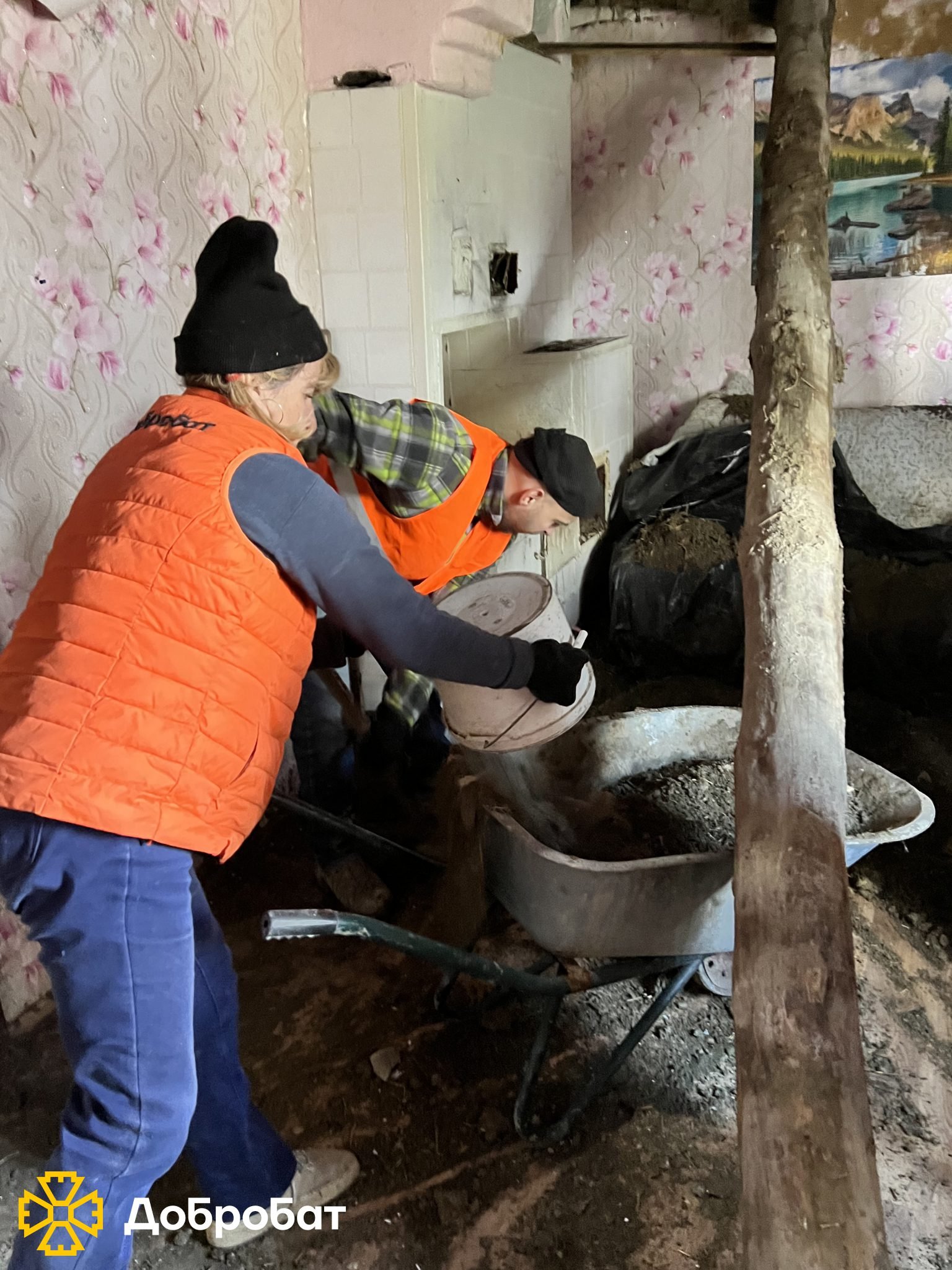 We removed the rubble and repaired houses, a water tower, an art school, and a youth sports school: Dobrobat reports on a week of reconstruction