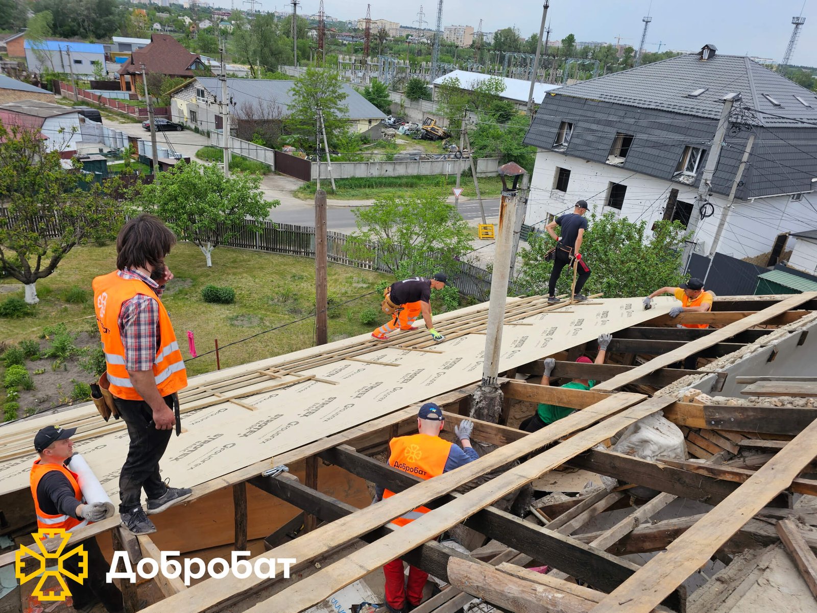 Відновлювали домівки та дитячо-юнацький клуб, розчищали руйнування й розпочали відбудову Хортицької академії: звітуємо за тиждень, що минув