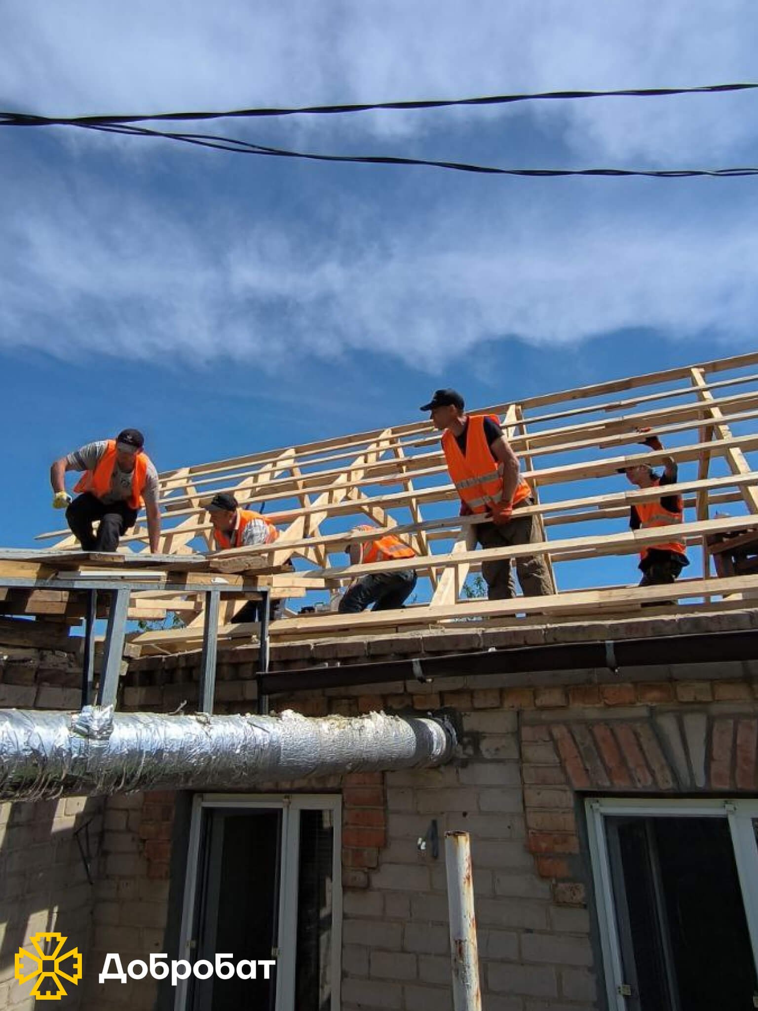 Відновлювали домівки та дитячо-юнацький клуб, розчищали руйнування й розпочали відбудову Хортицької академії: звітуємо за тиждень, що минув