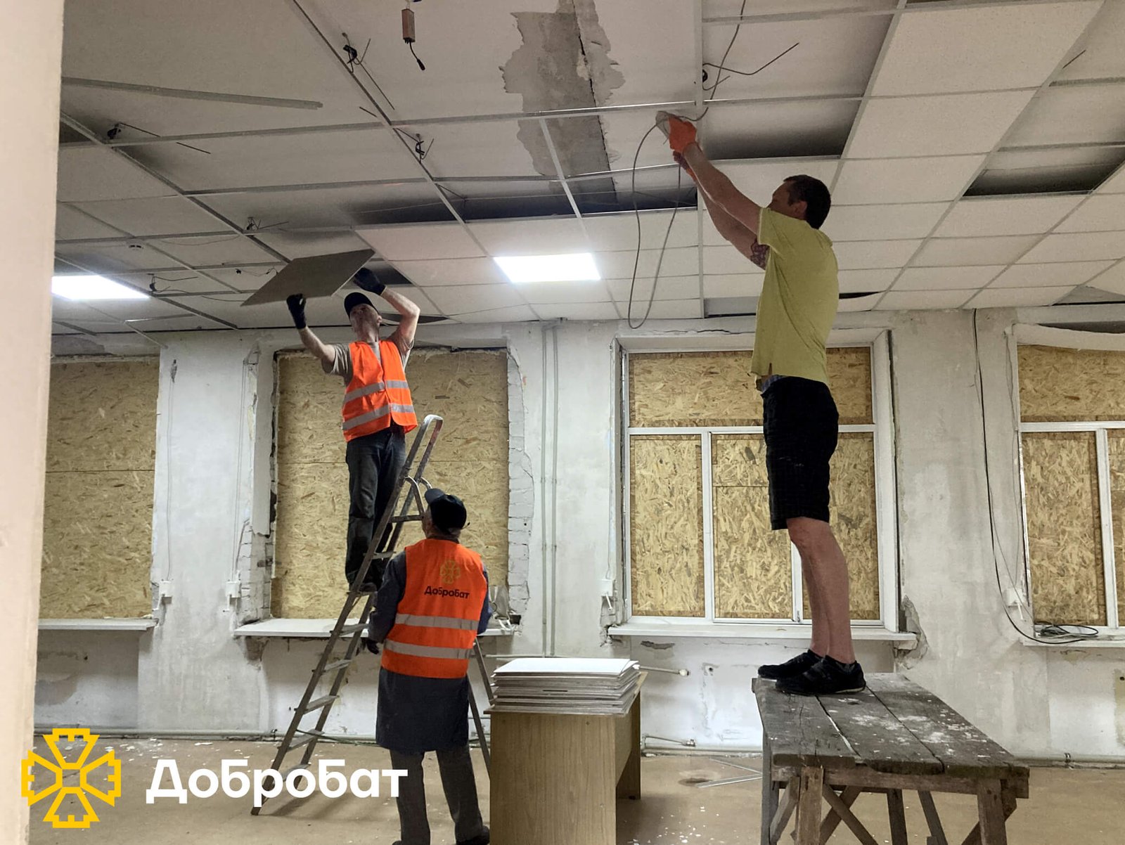 Відновлювали домівки та дитячо-юнацький клуб, розчищали руйнування й розпочали відбудову Хортицької академії: звітуємо за тиждень, що минув