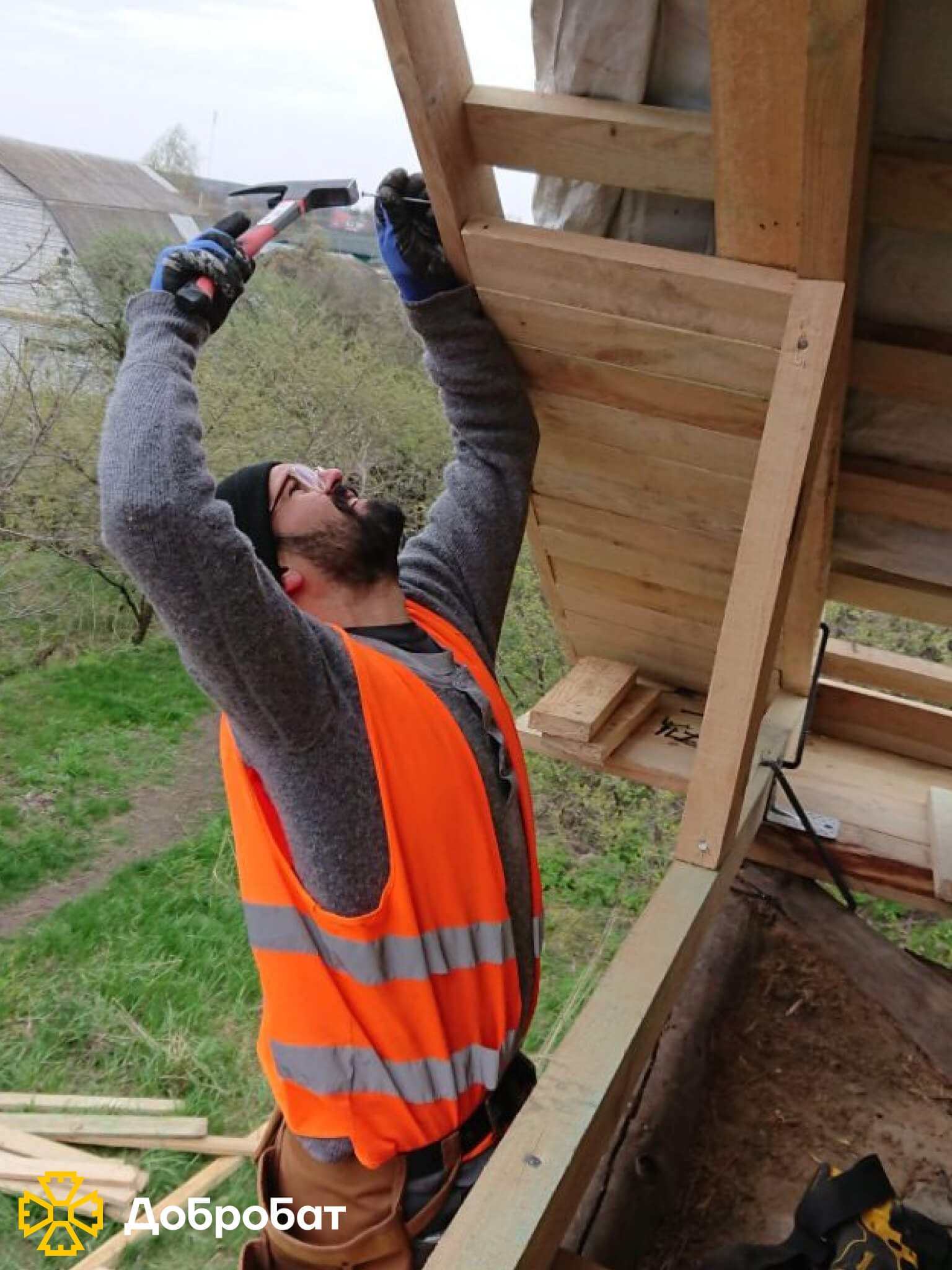 Відновлювали домівки та дитячо-юнацький клуб, розчищали руйнування й розпочали відбудову Хортицької академії: звітуємо за тиждень, що минув