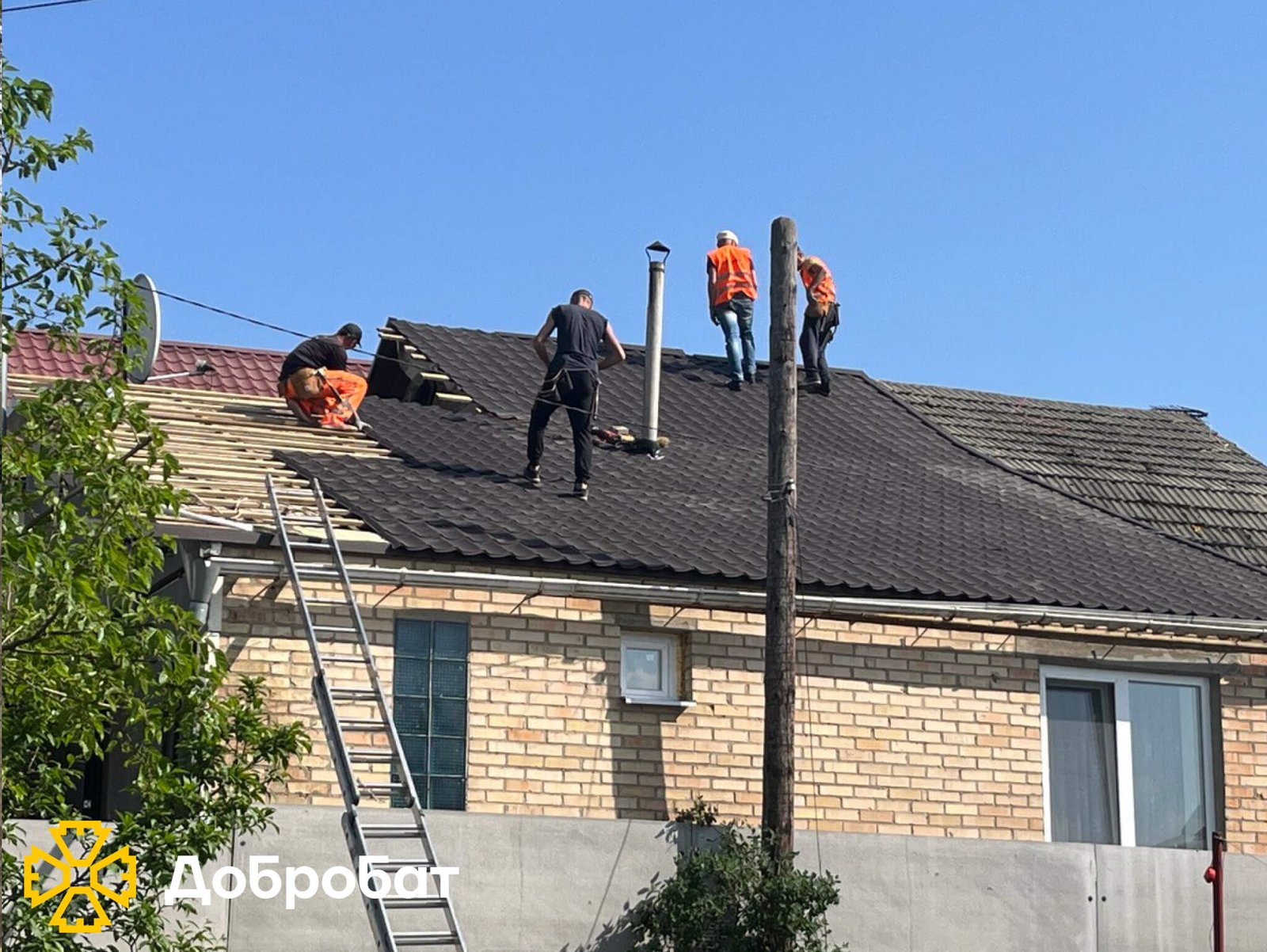 Відновлювали домівки та дитячо-юнацький клуб, розчищали руйнування й розпочали відбудову Хортицької академії: звітуємо за тиждень, що минув