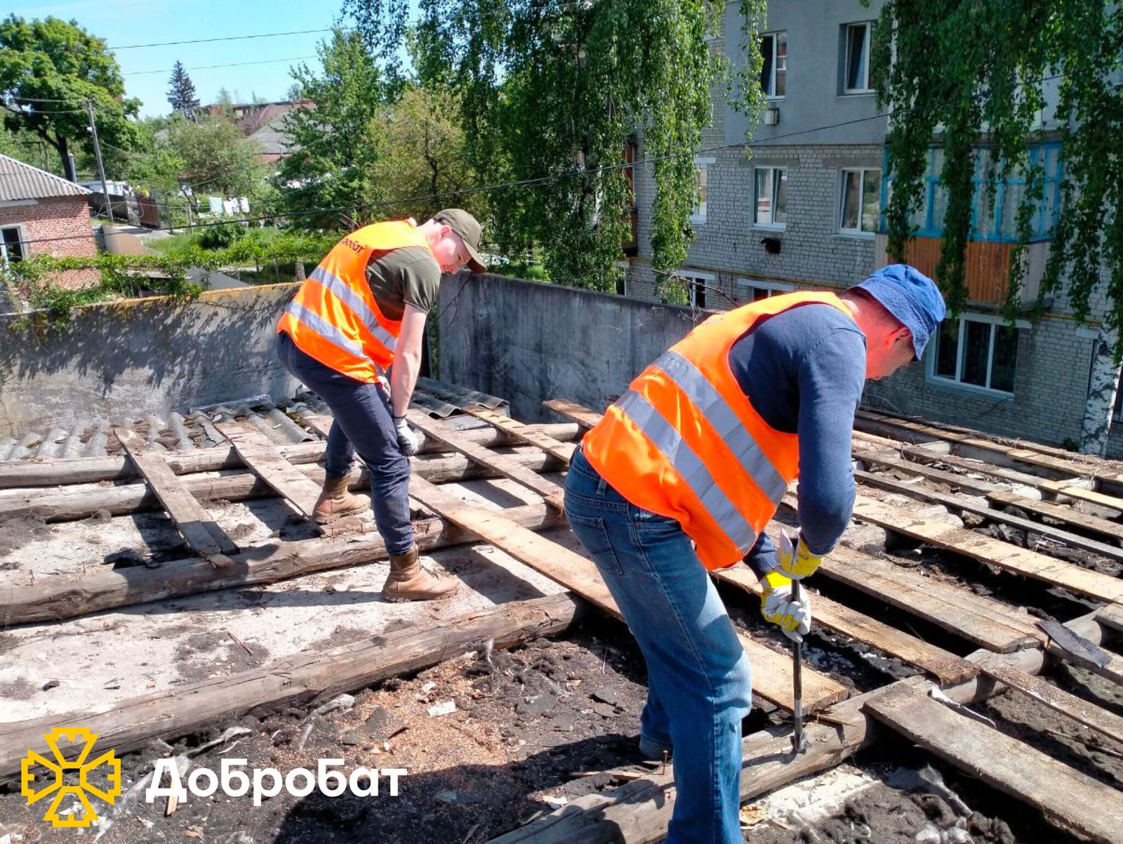 Відновлювали домівки та дитячо-юнацький клуб, розчищали руйнування й розпочали відбудову Хортицької академії: звітуємо за тиждень, що минув