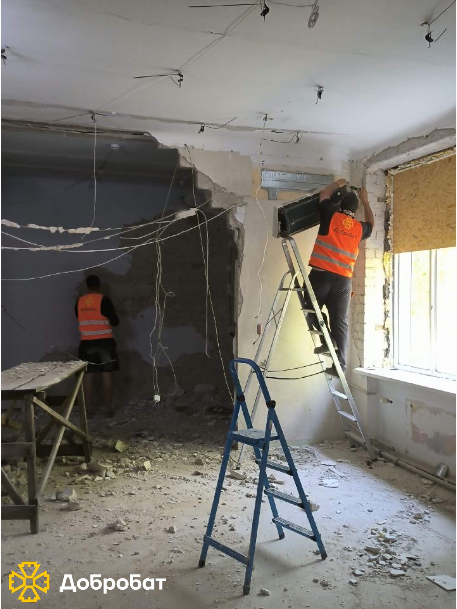 Відновлювали домівки та дитячо-юнацький клуб, розчищали руйнування й розпочали відбудову Хортицької академії: звітуємо за тиждень, що минув