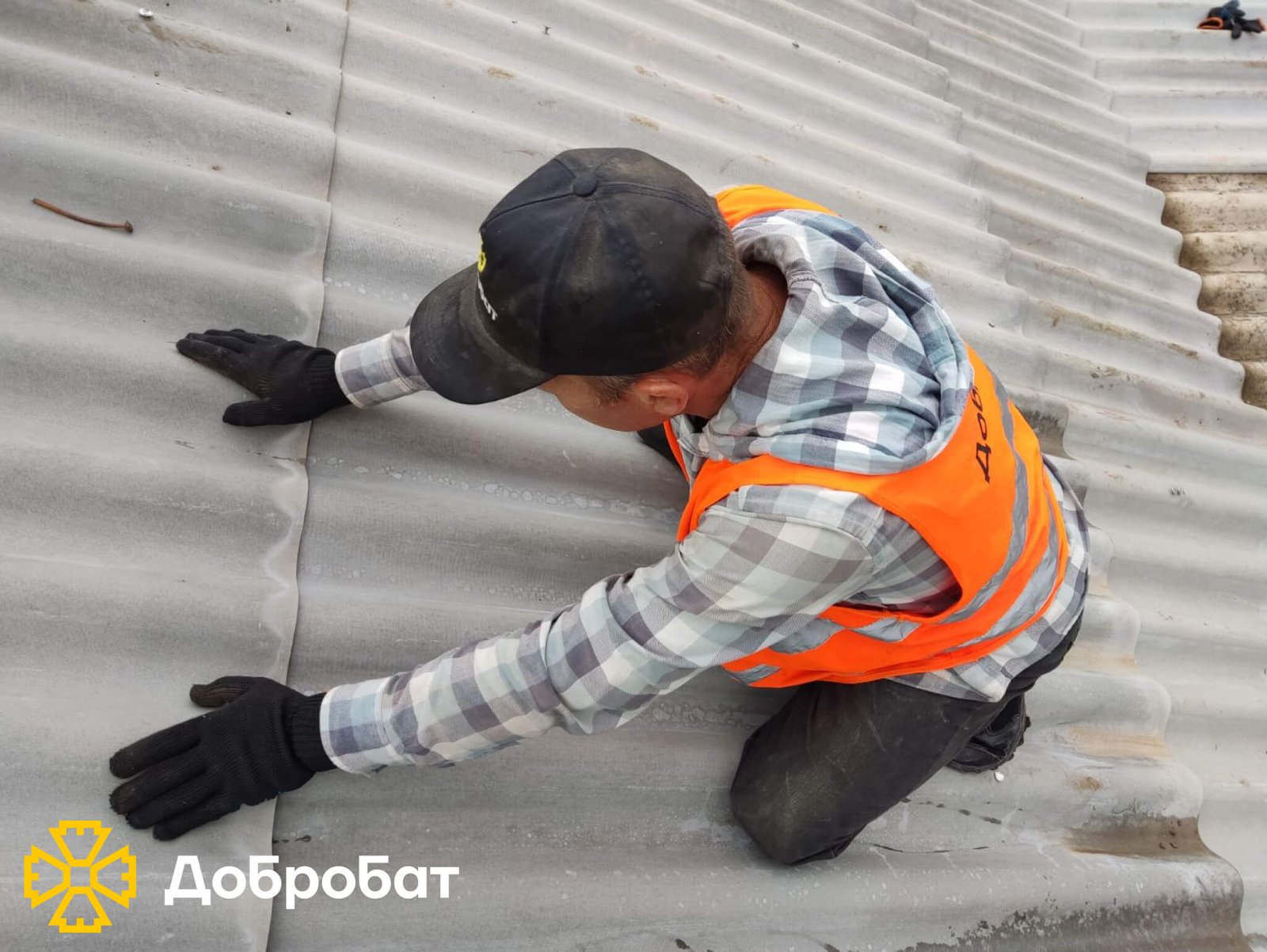 Спрямували допомогу на південь України та продовжили відбудову об’єктів соціальної інфраструктури та домівок постраждалих: звітуємо про тиждень в «Добробаті»