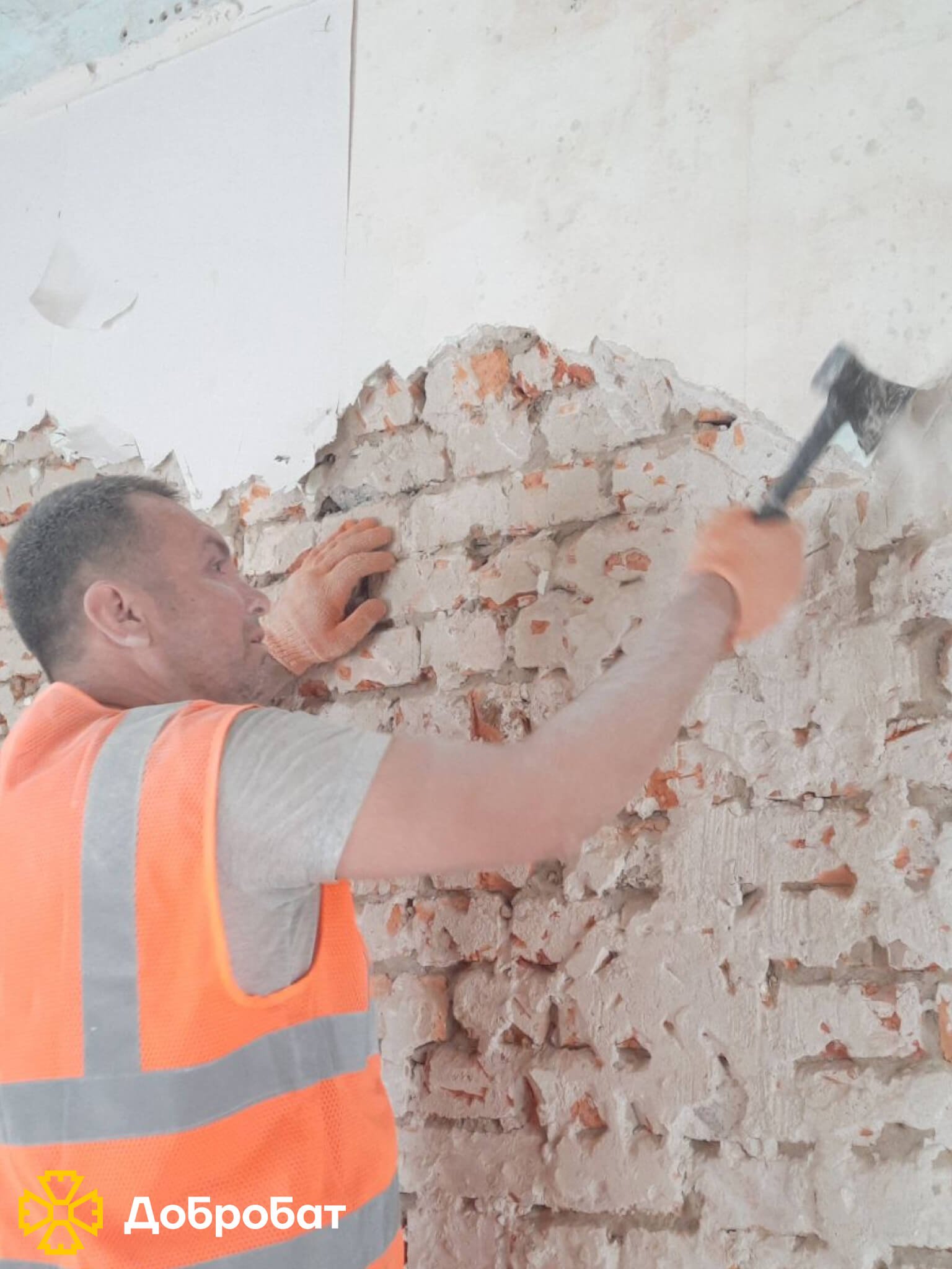 Спрямували допомогу на південь України та продовжили відбудову об’єктів соціальної інфраструктури та домівок постраждалих: звітуємо про тиждень в «Добробаті»