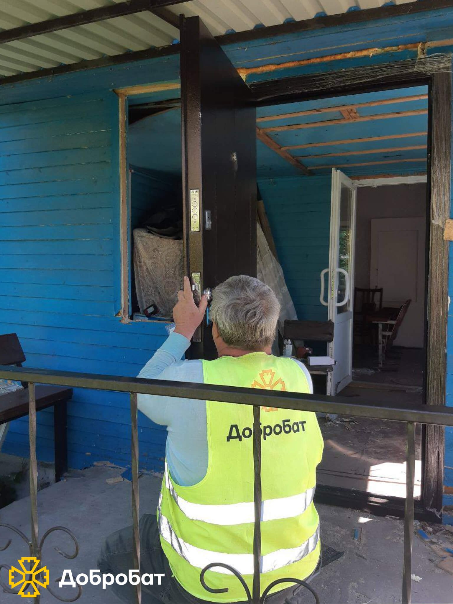 Близько 140 волонтерів долучилися до нагальної відбудови в семи регіонах країни: «Добробат» звітує про тиждень, що минув