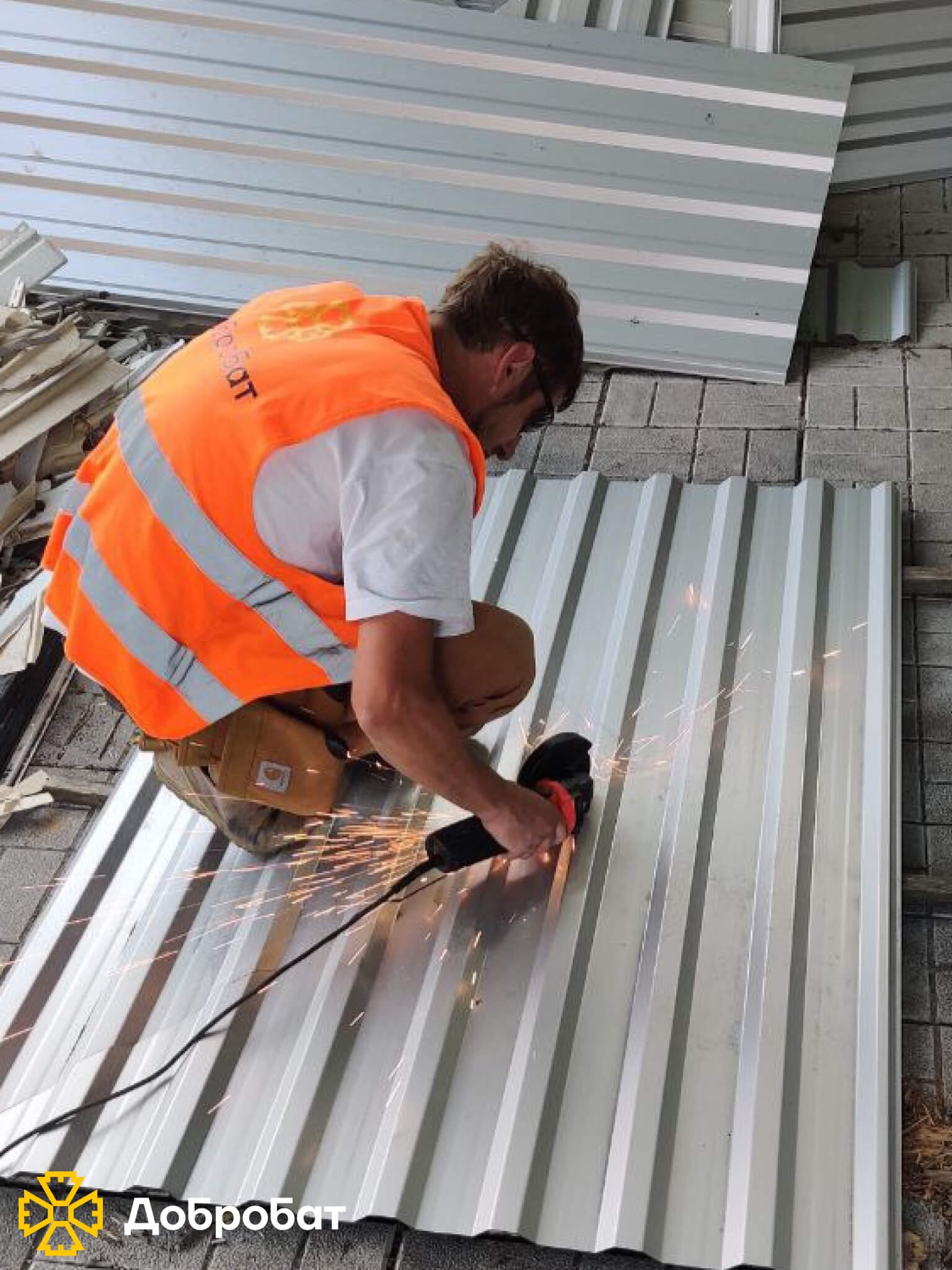 Спрямували допомогу на південь України та продовжили відбудову об’єктів соціальної інфраструктури та домівок постраждалих: звітуємо про тиждень в «Добробаті»