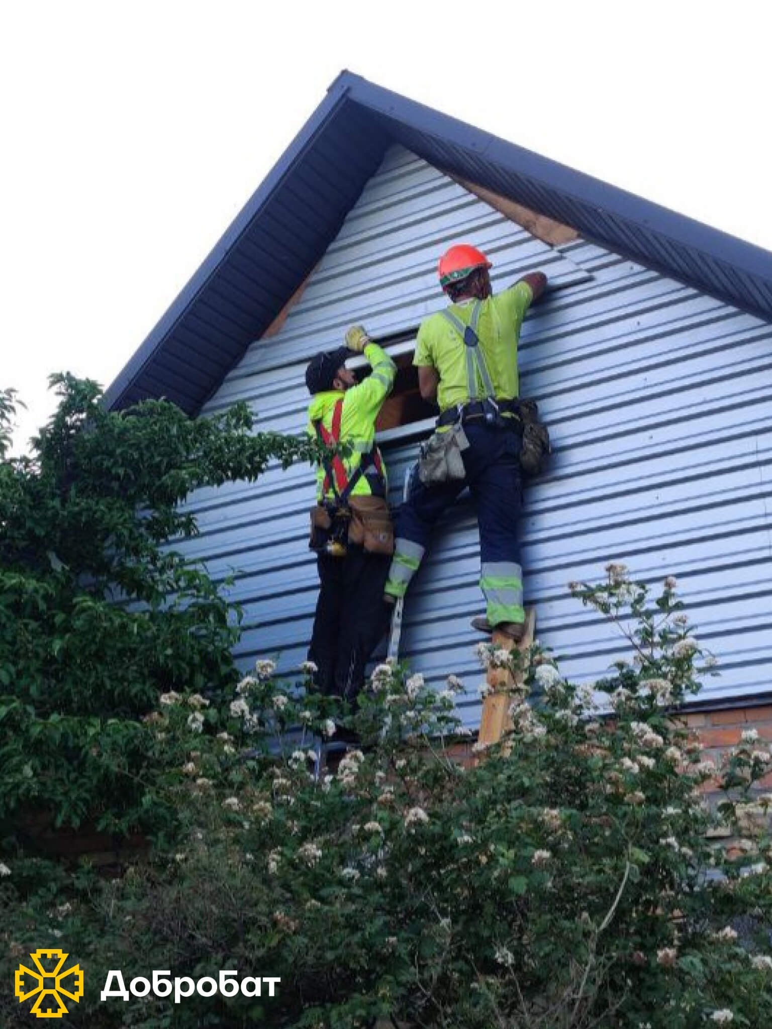 Спрямували допомогу на південь України та продовжили відбудову об’єктів соціальної інфраструктури та домівок постраждалих: звітуємо про тиждень в «Добробаті»