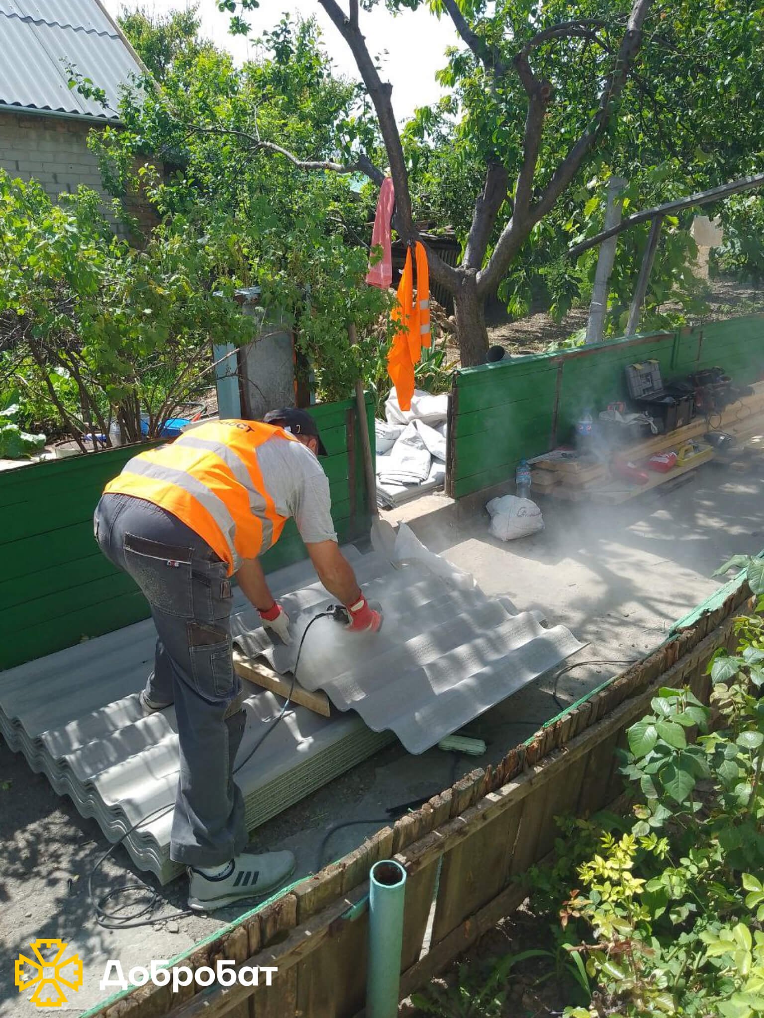 Спрямували допомогу на південь України та продовжили відбудову об’єктів соціальної інфраструктури та домівок постраждалих: звітуємо про тиждень в «Добробаті»