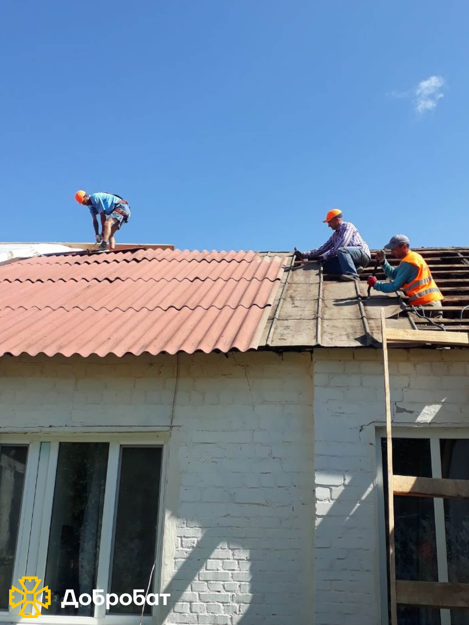 Близько 170 добровольців долучилися до нагальної відбудови країни: «Добробат» звітує про зроблене за тиждень