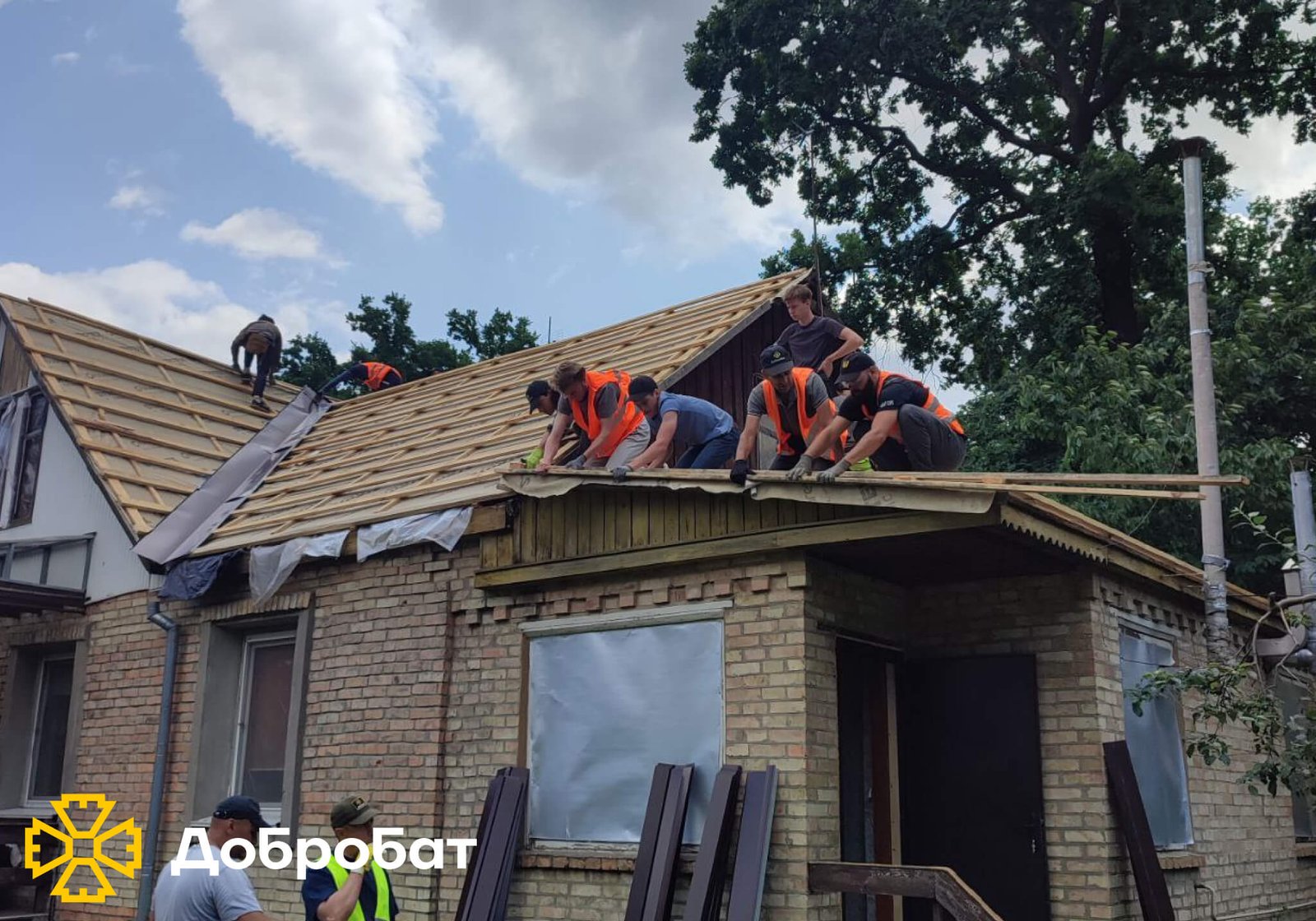 Потужна волонтерська команда та взаємодопомога рухають зміни в країні: звітуємо про тиждень відбудови