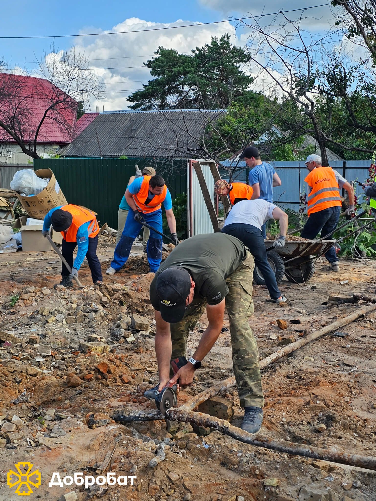Потужна волонтерська команда та взаємодопомога рухають зміни в країні: звітуємо про тиждень відбудови