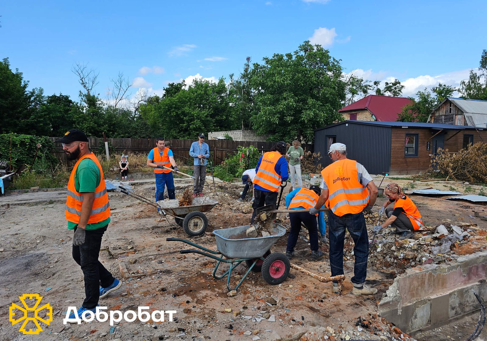 Потужна волонтерська команда та взаємодопомога рухають зміни в країні: звітуємо про тиждень відбудови