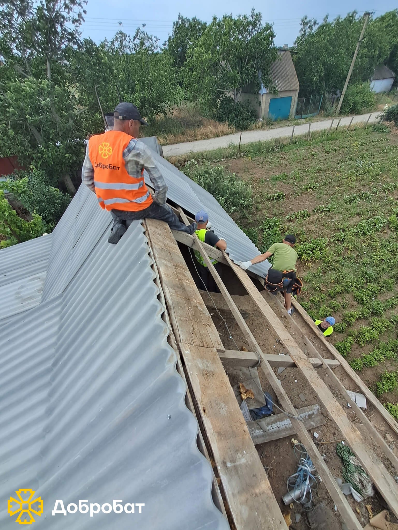 Потужна волонтерська команда та взаємодопомога рухають зміни в країні: звітуємо про тиждень відбудови