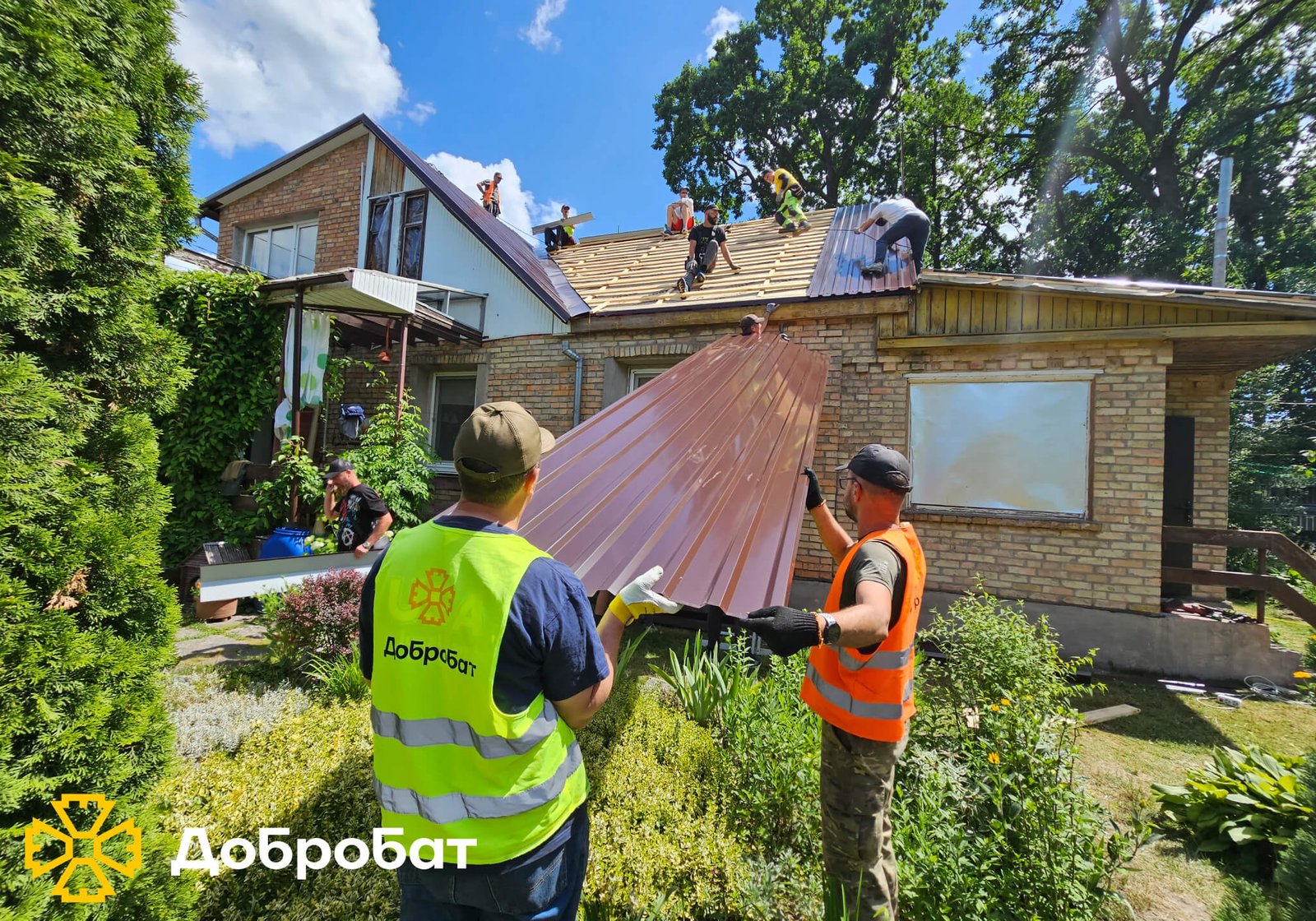 Потужна волонтерська команда та взаємодопомога рухають зміни в країні: звітуємо про тиждень відбудови