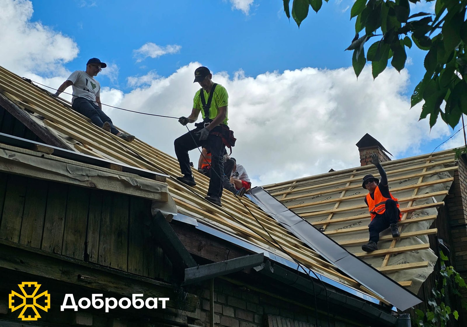 Потужна волонтерська команда та взаємодопомога рухають зміни в країні: звітуємо про тиждень відбудови