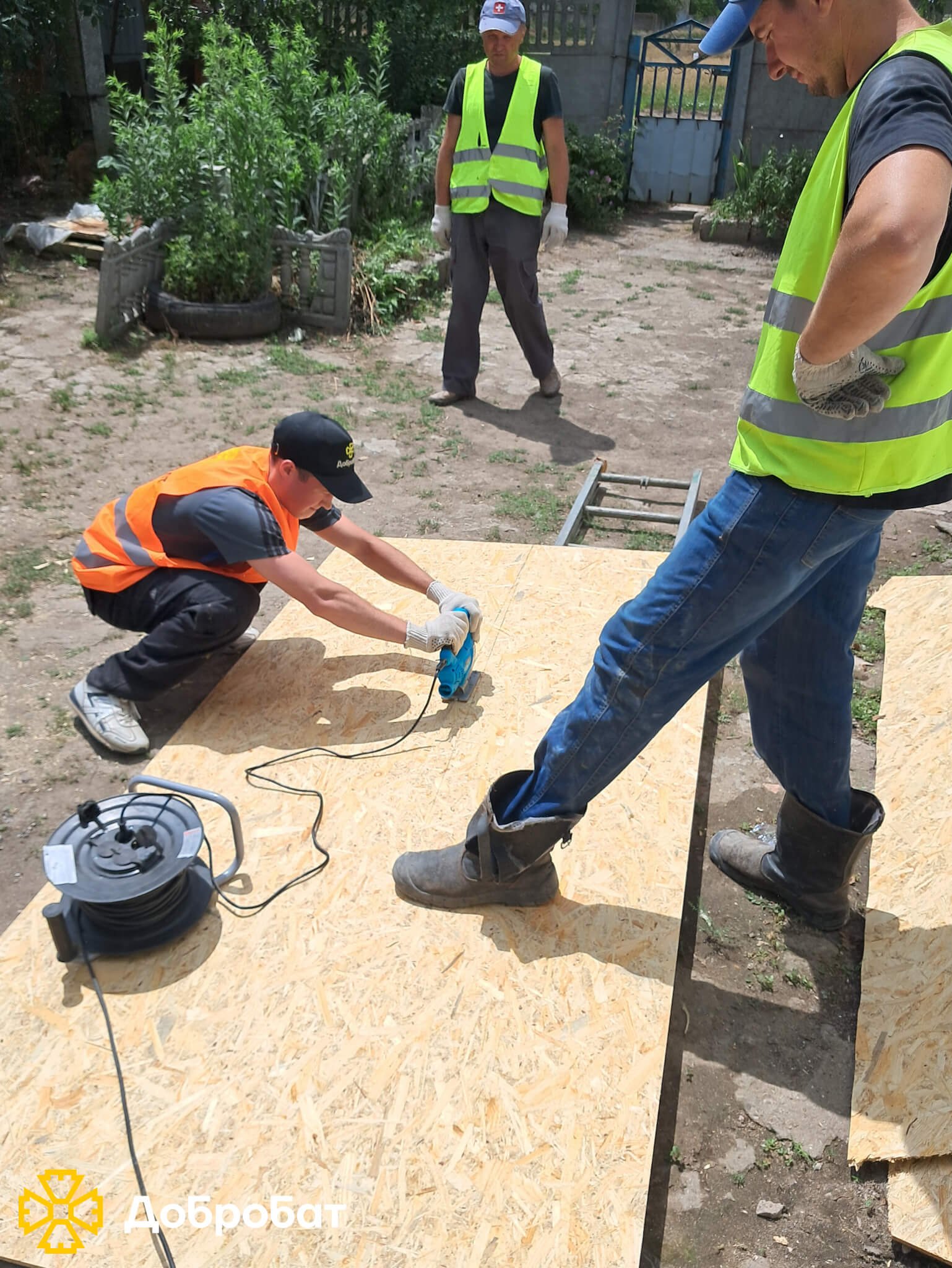 Потужна волонтерська команда та взаємодопомога рухають зміни в країні: звітуємо про тиждень відбудови