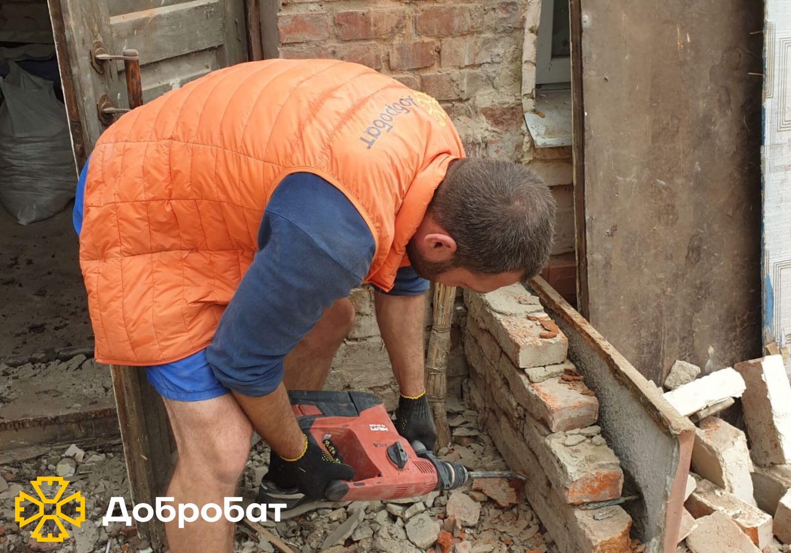 Потужна волонтерська команда та взаємодопомога рухають зміни в країні: звітуємо про тиждень відбудови