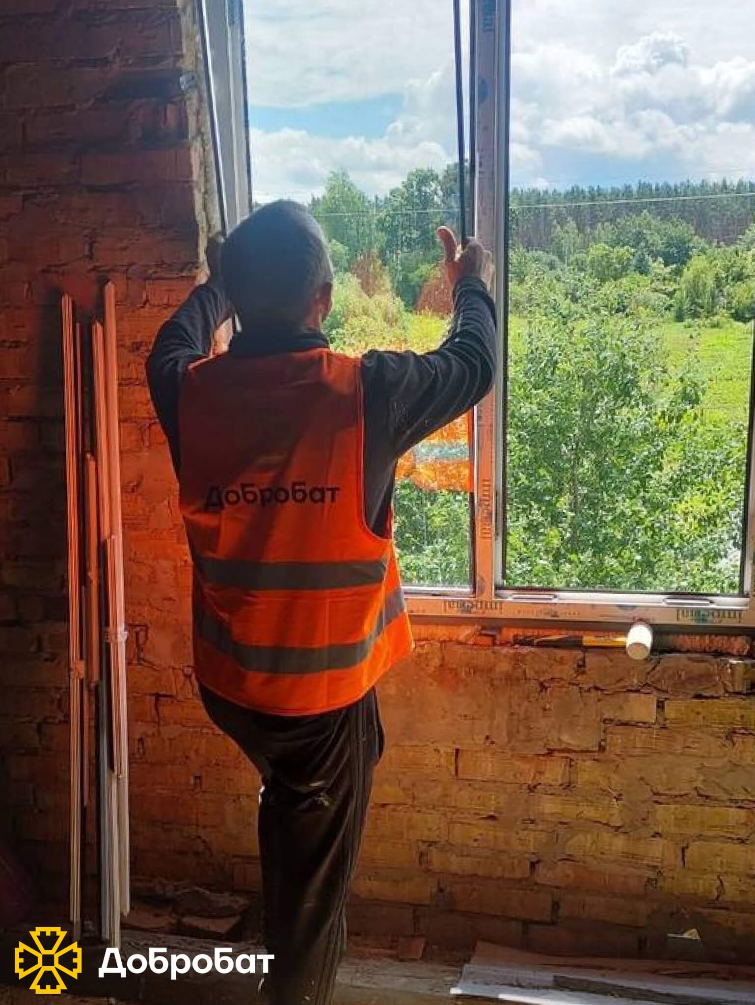 Потужна волонтерська команда та взаємодопомога рухають зміни в країні: звітуємо про тиждень відбудови