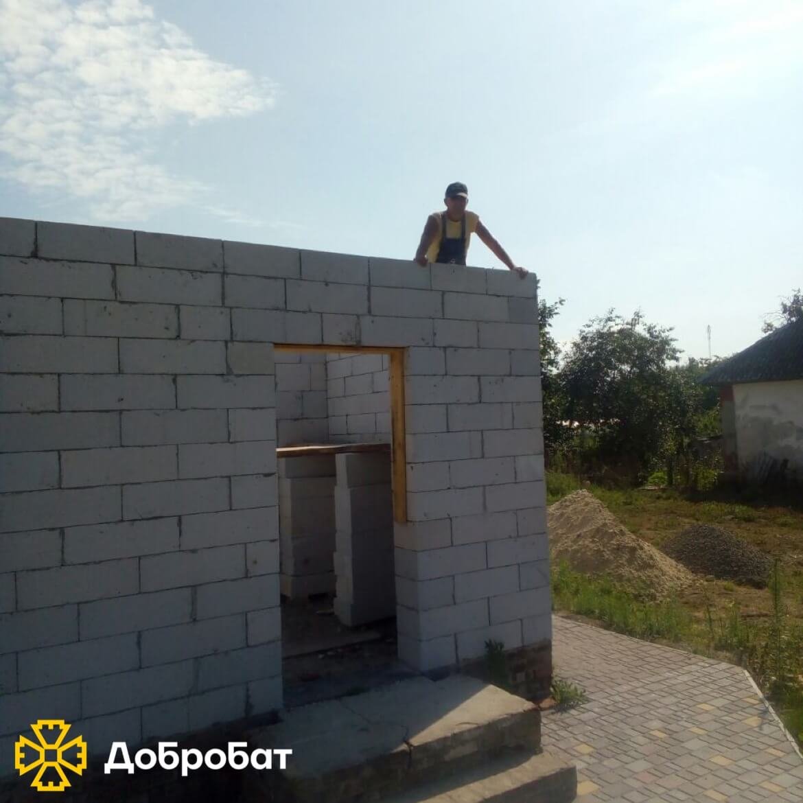 Близько 170 добровольців долучилися до нагальної відбудови країни: «Добробат» звітує про зроблене за тиждень