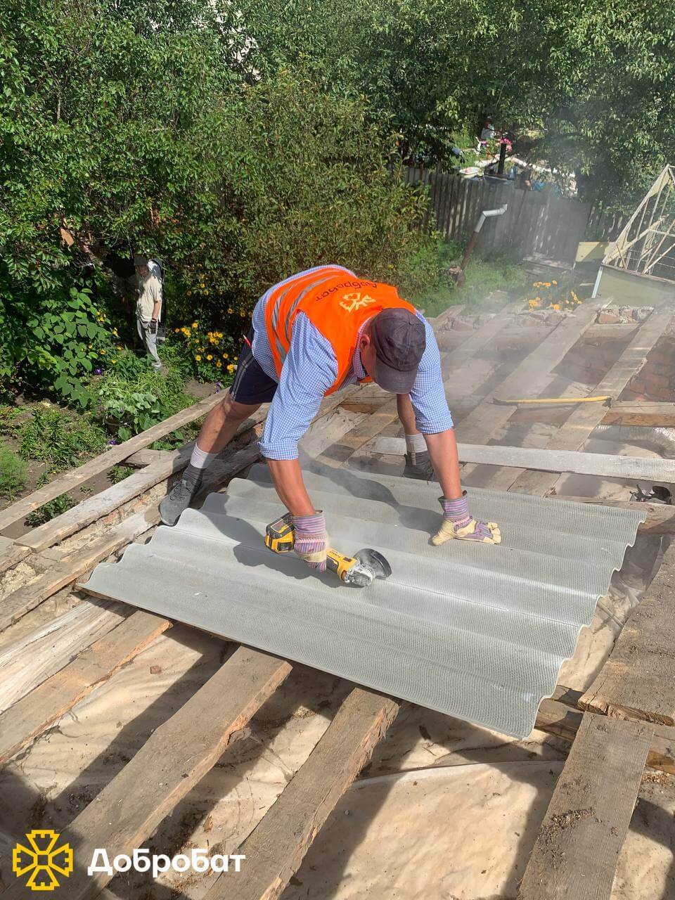 Близько 170 добровольців долучилися до нагальної відбудови країни: «Добробат» звітує про зроблене за тиждень