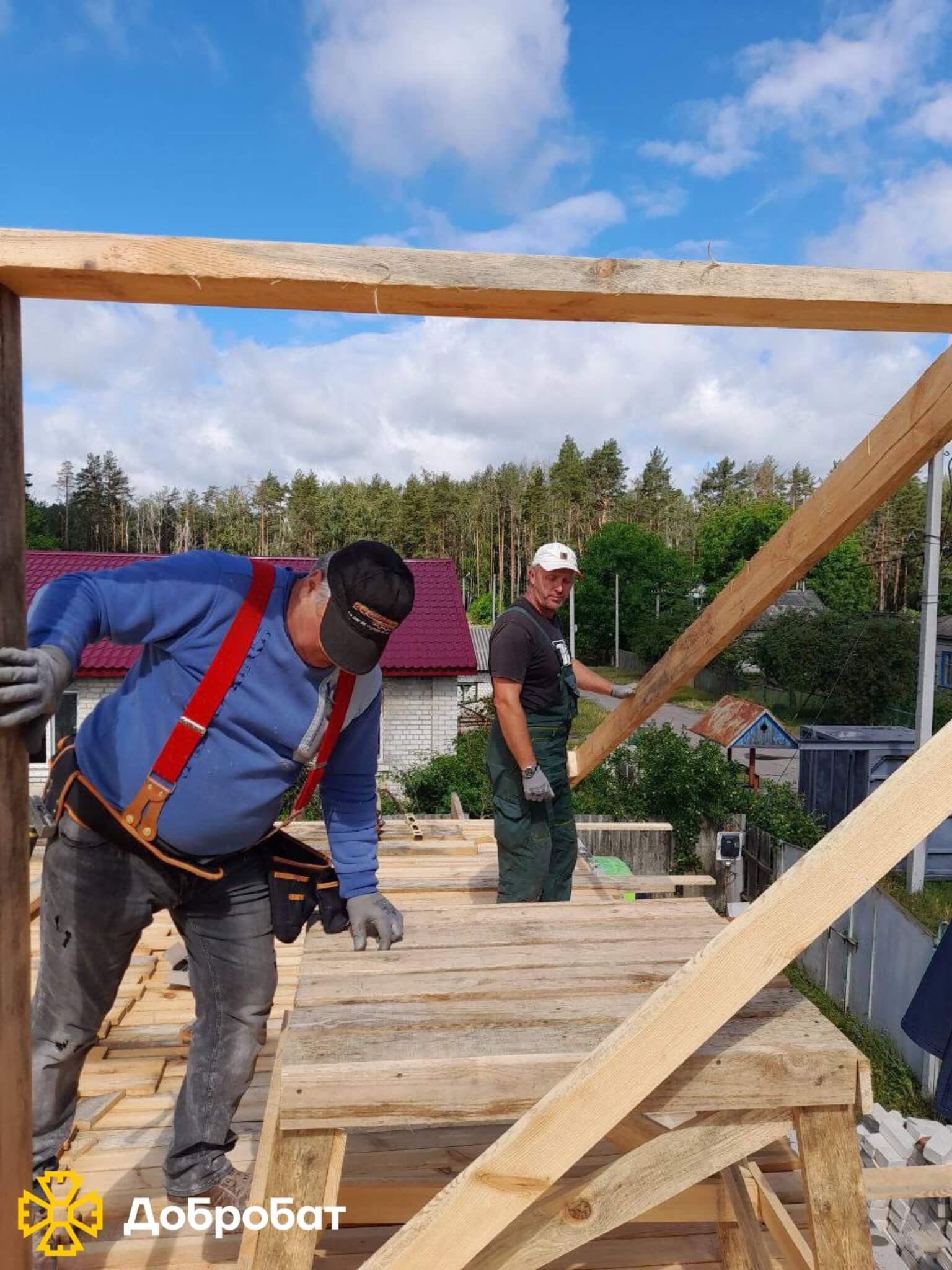 Потужна волонтерська команда та взаємодопомога рухають зміни в країні: звітуємо про тиждень відбудови