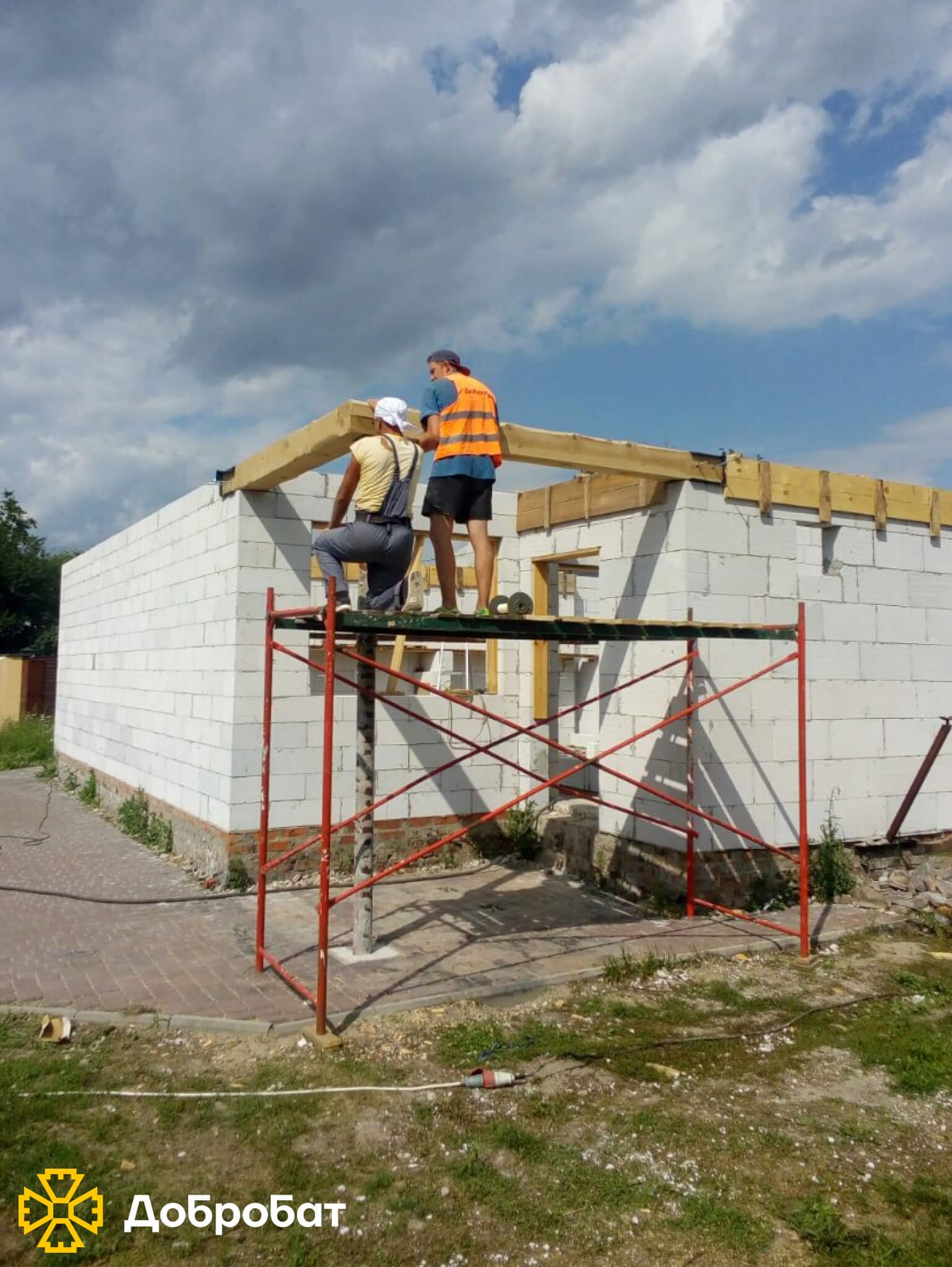 Провели Міжнародний форум RE:UKRAINE, обговорили стратегії відбудови та продовжили нагальне відновлення країни: «Добробат» звітує про тиждень, що минув