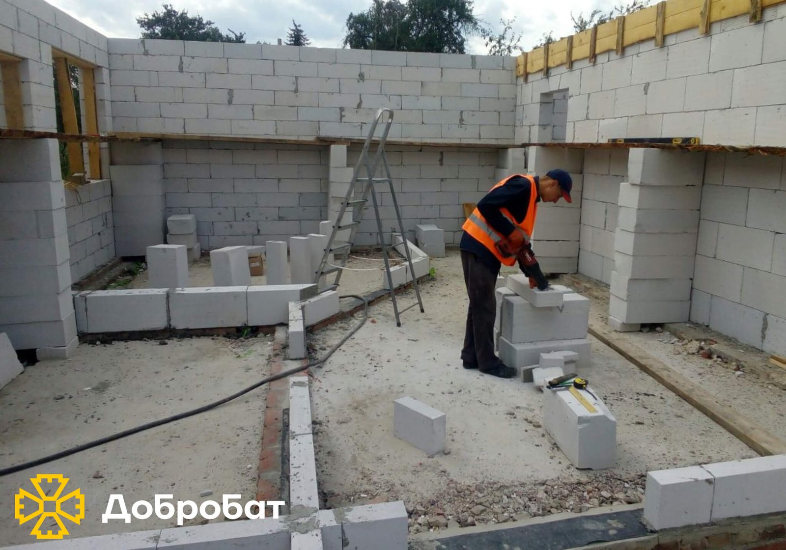 Провели Міжнародний форум RE:UKRAINE, обговорили стратегії відбудови та продовжили нагальне відновлення країни: «Добробат» звітує про тиждень, що минув