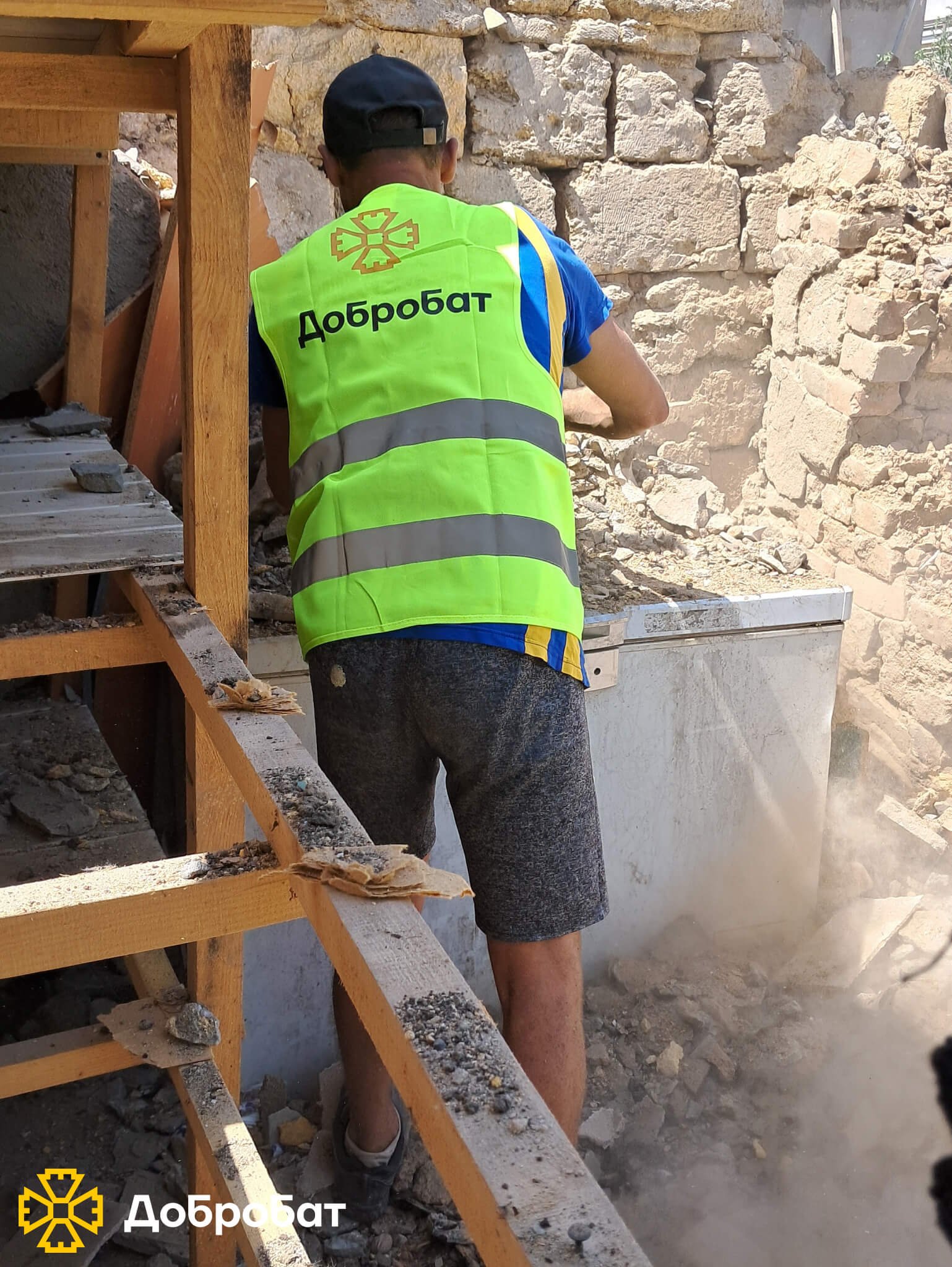 Провели Міжнародний форум RE:UKRAINE, обговорили стратегії відбудови та продовжили нагальне відновлення країни: «Добробат» звітує про тиждень, що минув