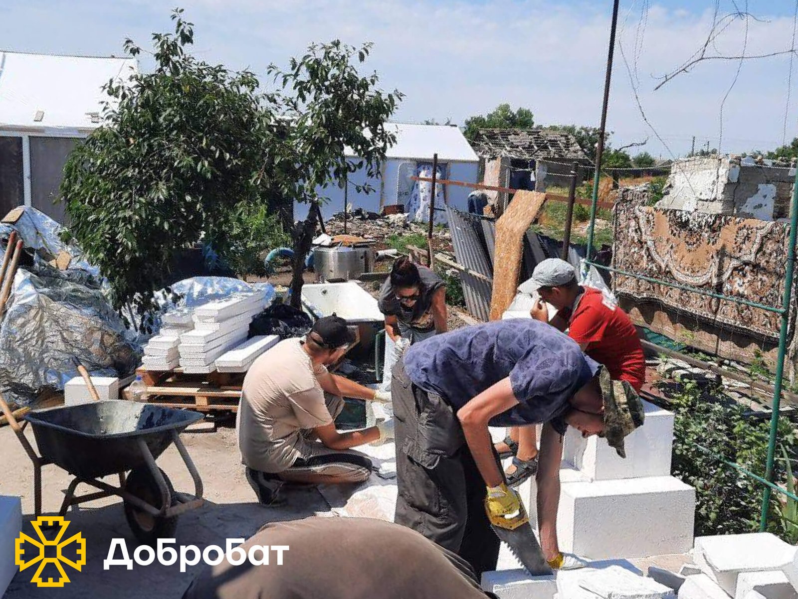 Провели Міжнародний форум RE:UKRAINE, обговорили стратегії відбудови та продовжили нагальне відновлення країни: «Добробат» звітує про тиждень, що минув