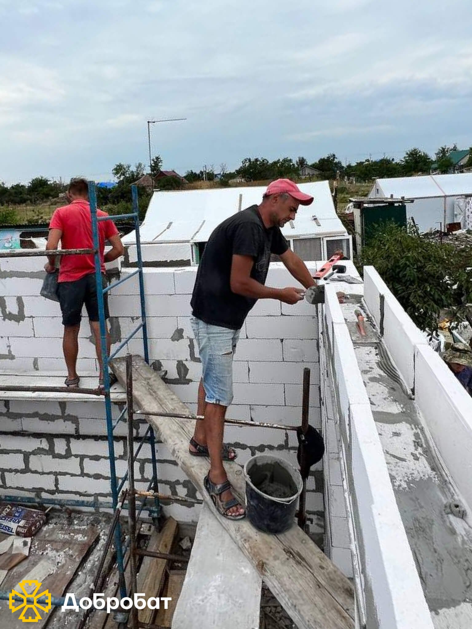 Провели Міжнародний форум RE:UKRAINE, обговорили стратегії відбудови та продовжили нагальне відновлення країни: «Добробат» звітує про тиждень, що минув