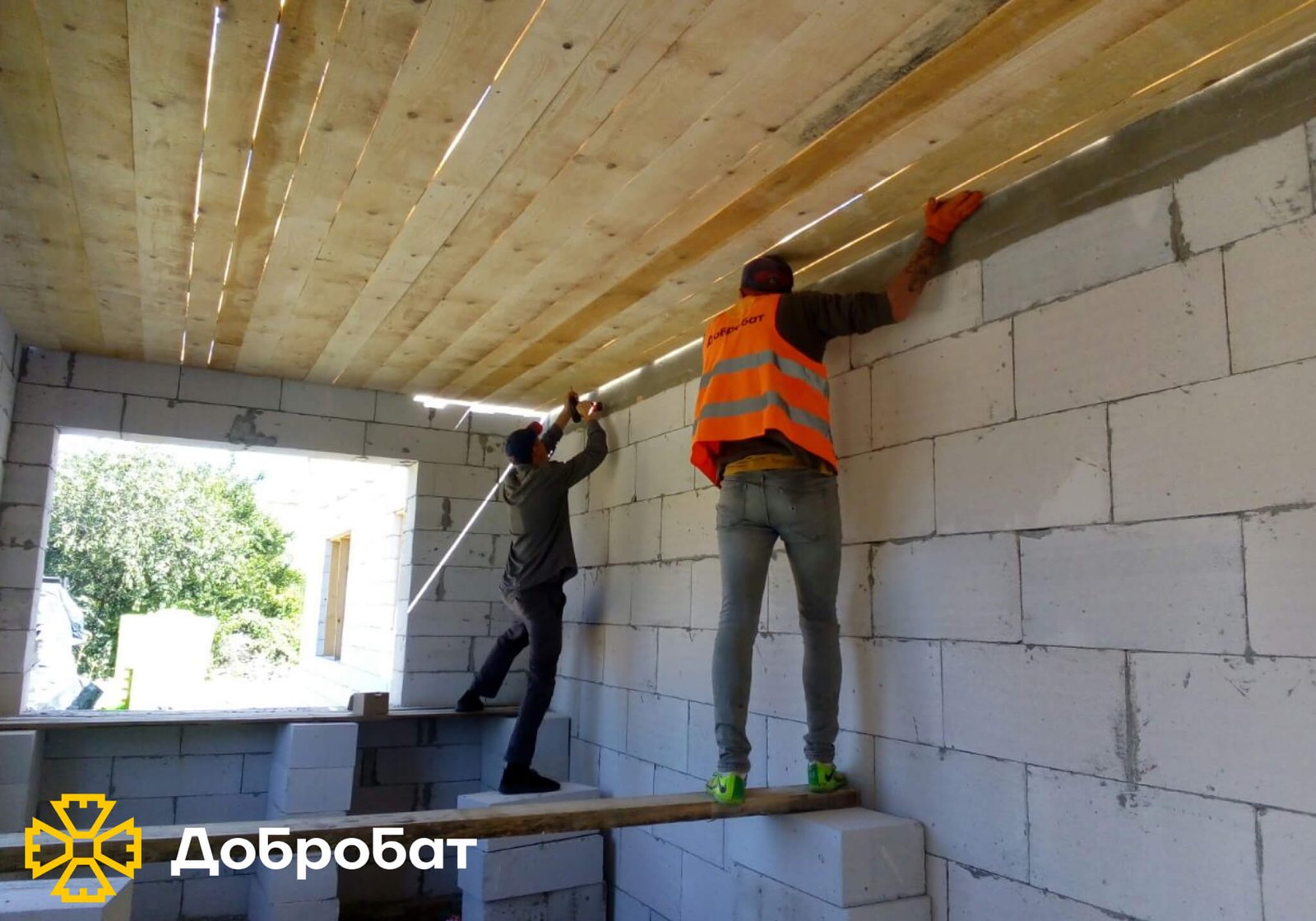 Провели Міжнародний форум RE:UKRAINE, обговорили стратегії відбудови та продовжили нагальне відновлення країни: «Добробат» звітує про тиждень, що минув