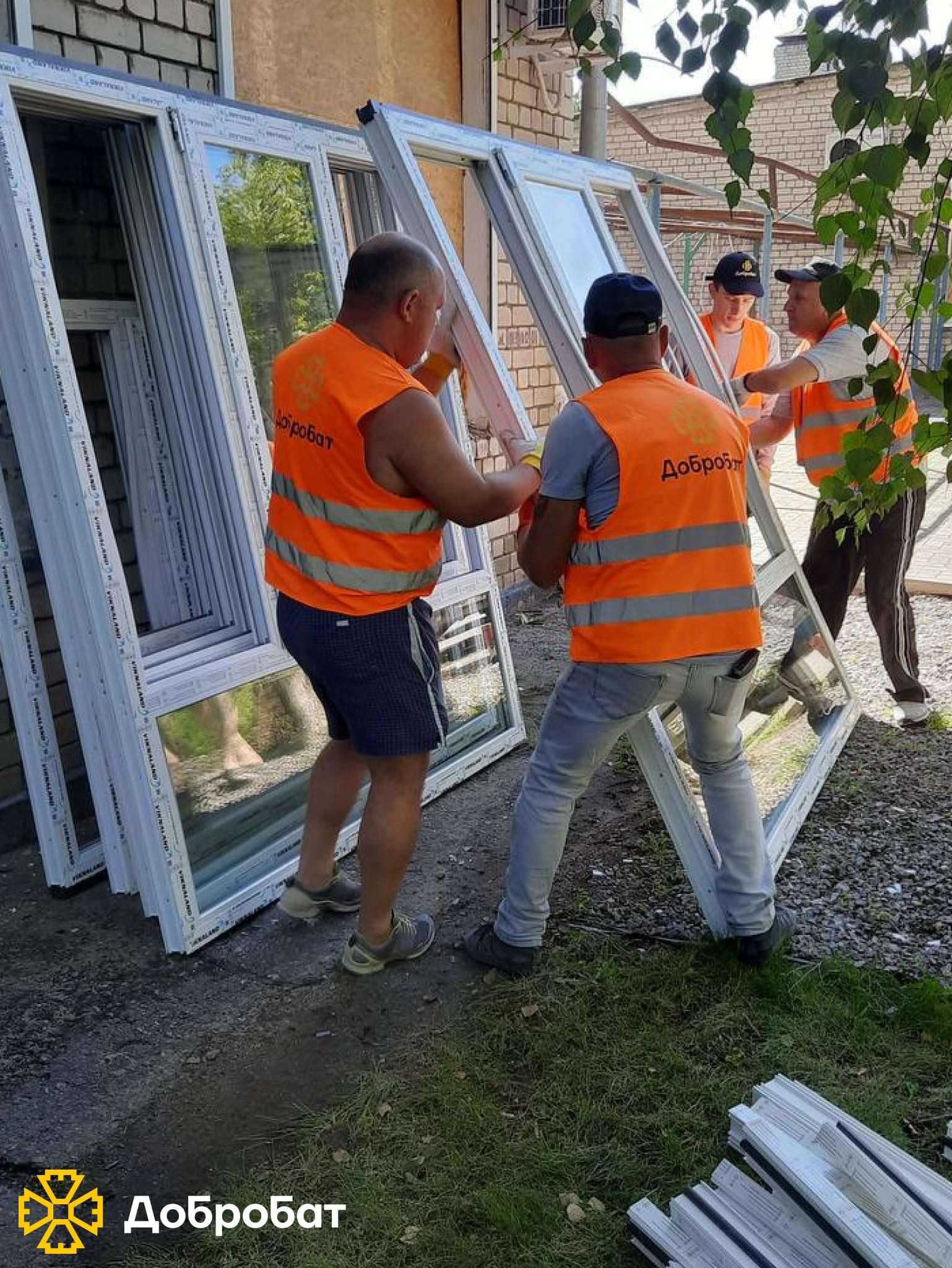 Об’єднуємо зусилля: близько 130 добровольців долучилися до відбудови семи регіонів країни минулого тижня