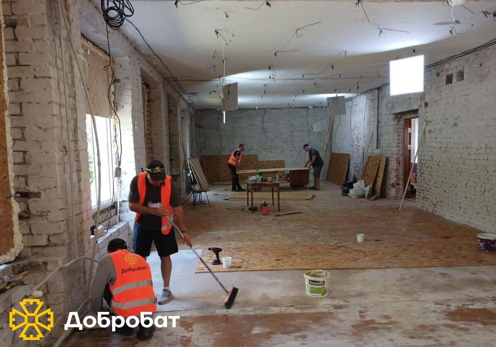 Об’єднуємо зусилля: близько 130 добровольців долучилися до відбудови семи регіонів країни минулого тижня