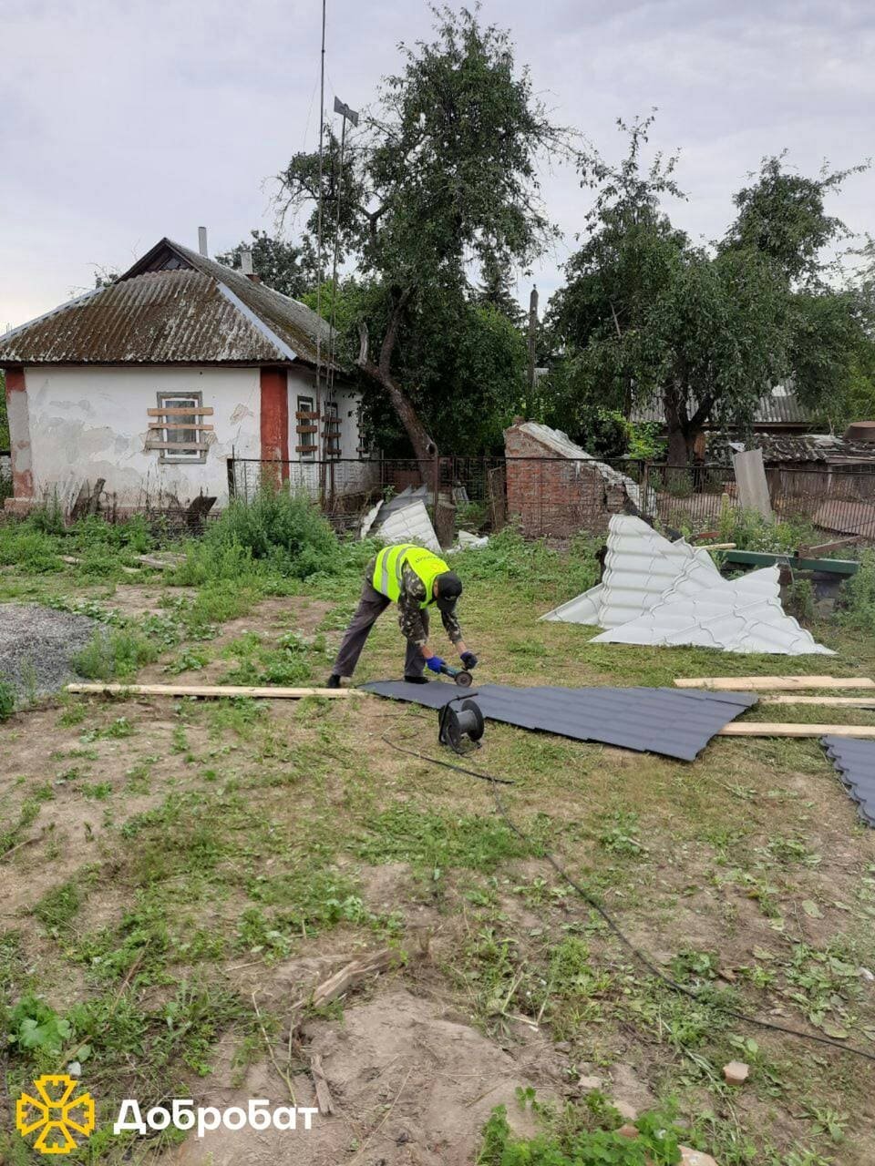 Об’єднуємо зусилля: близько 130 добровольців долучилися до відбудови семи регіонів країни минулого тижня