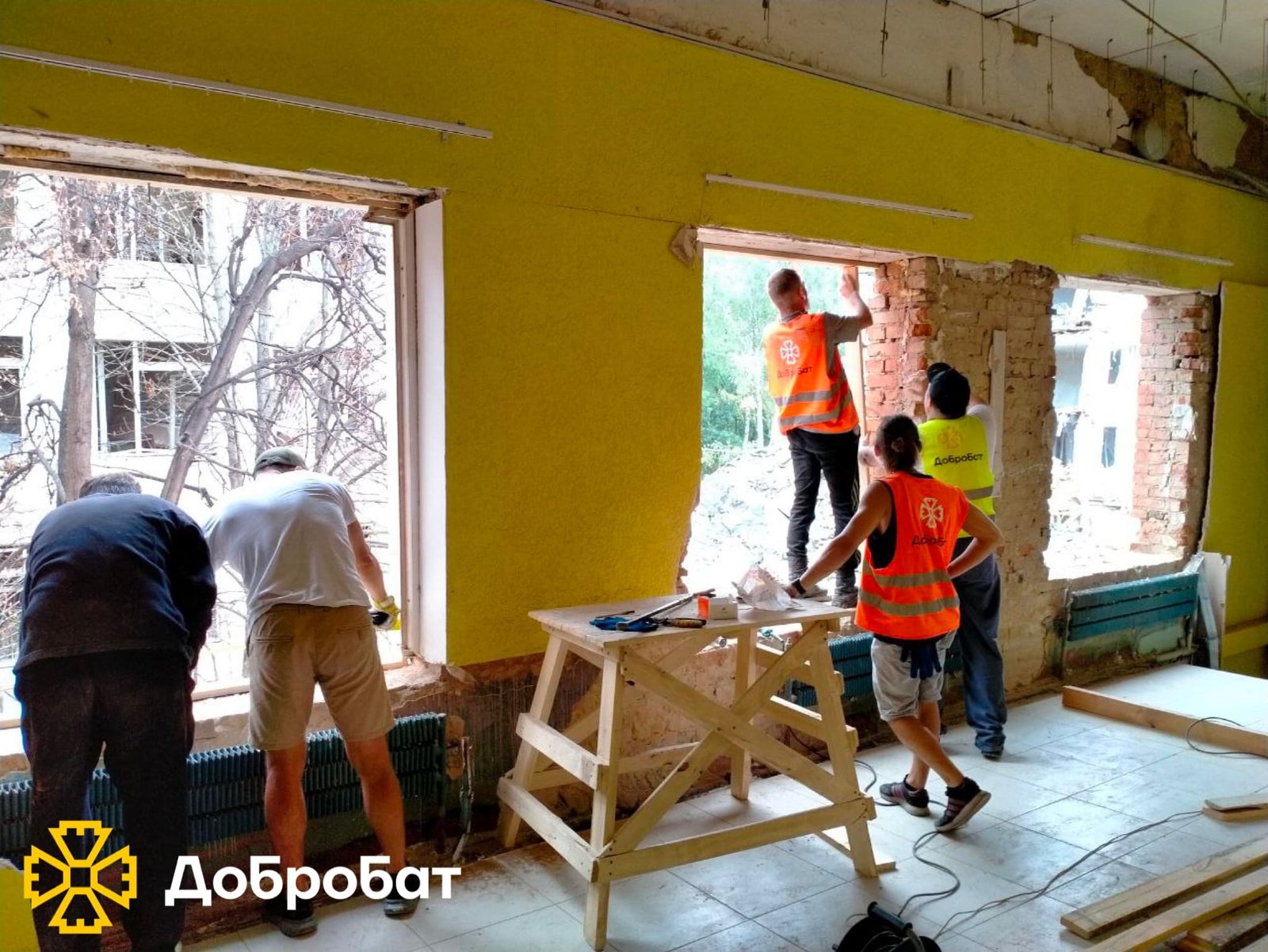 Об’єднуємо зусилля: близько 130 добровольців долучилися до відбудови семи регіонів країни минулого тижня