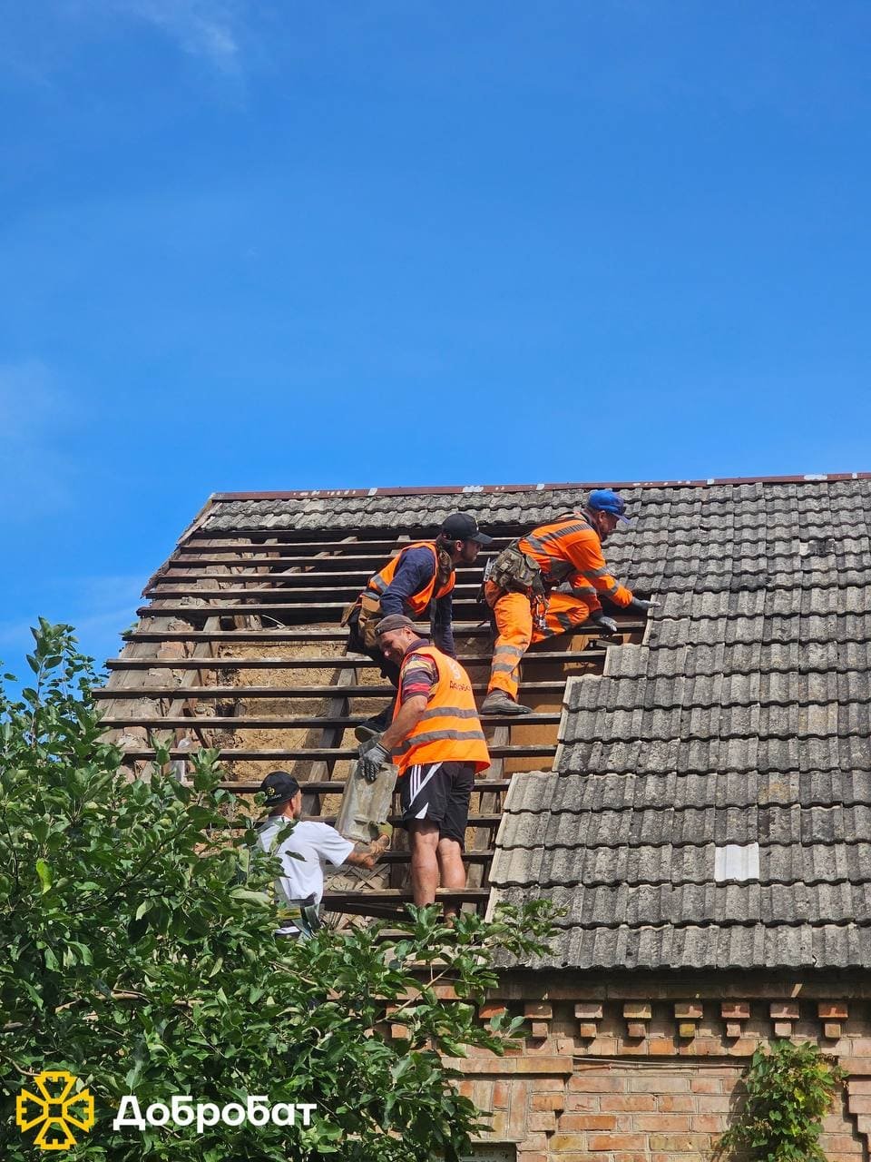 Об’єднуємо зусилля: близько 130 добровольців долучилися до відбудови семи регіонів країни минулого тижня
