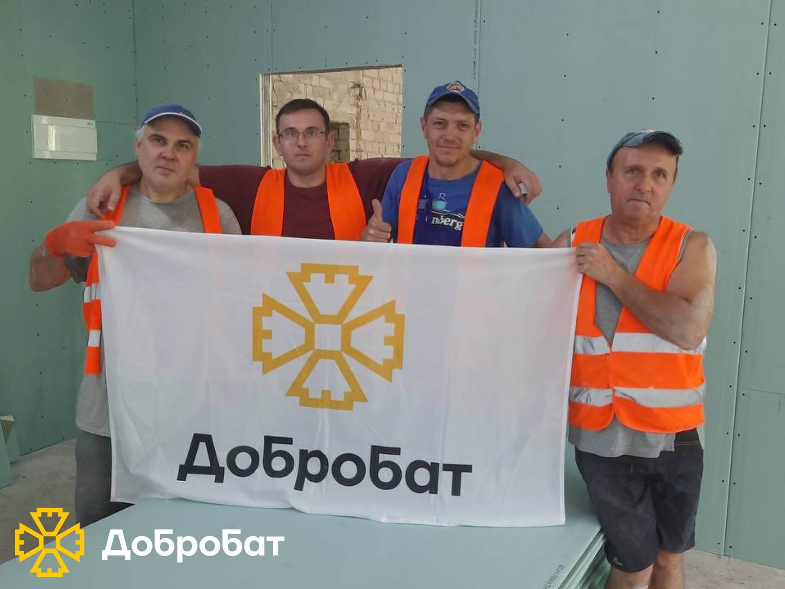 Близько 150 волонтерів впроваджували нагальну відбудову в шести регіонах країни: звітуємо про тиждень в «Добробаті»