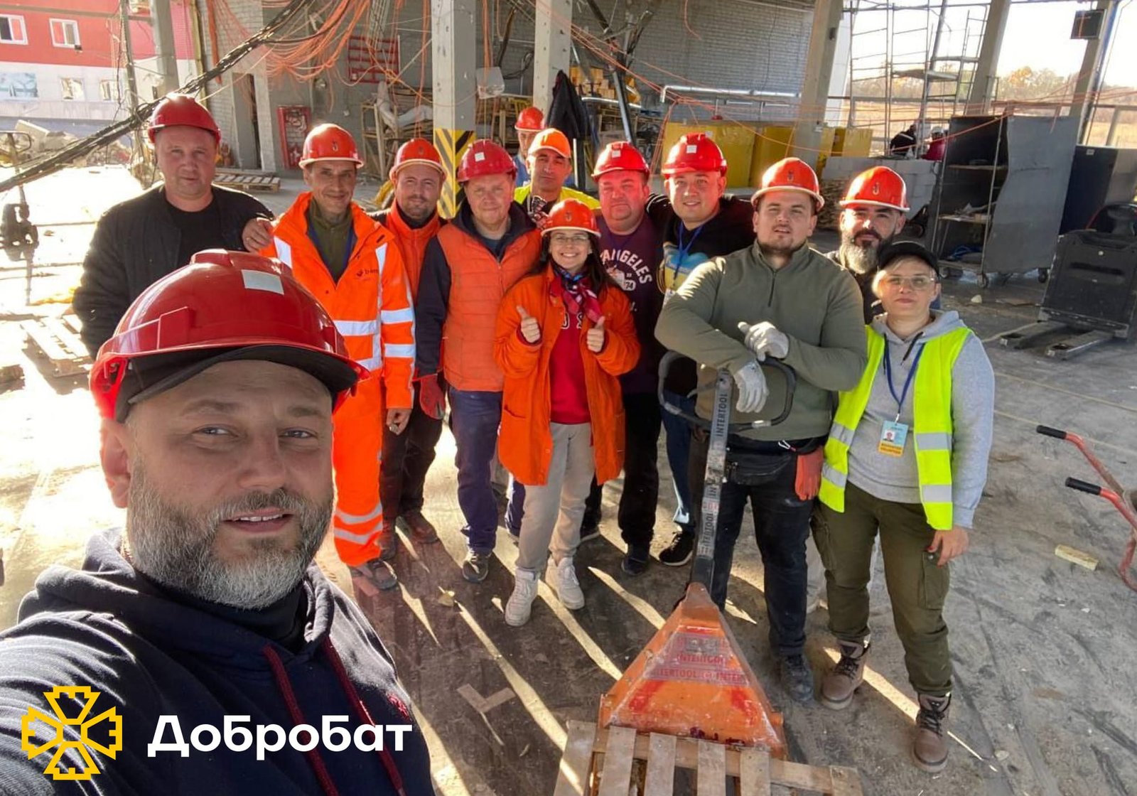 Близько 230 волонтерів «Добробату» допомагали з нагальною відбудовою у шести регіонах країни: звітуємо, про тиждень, що минув