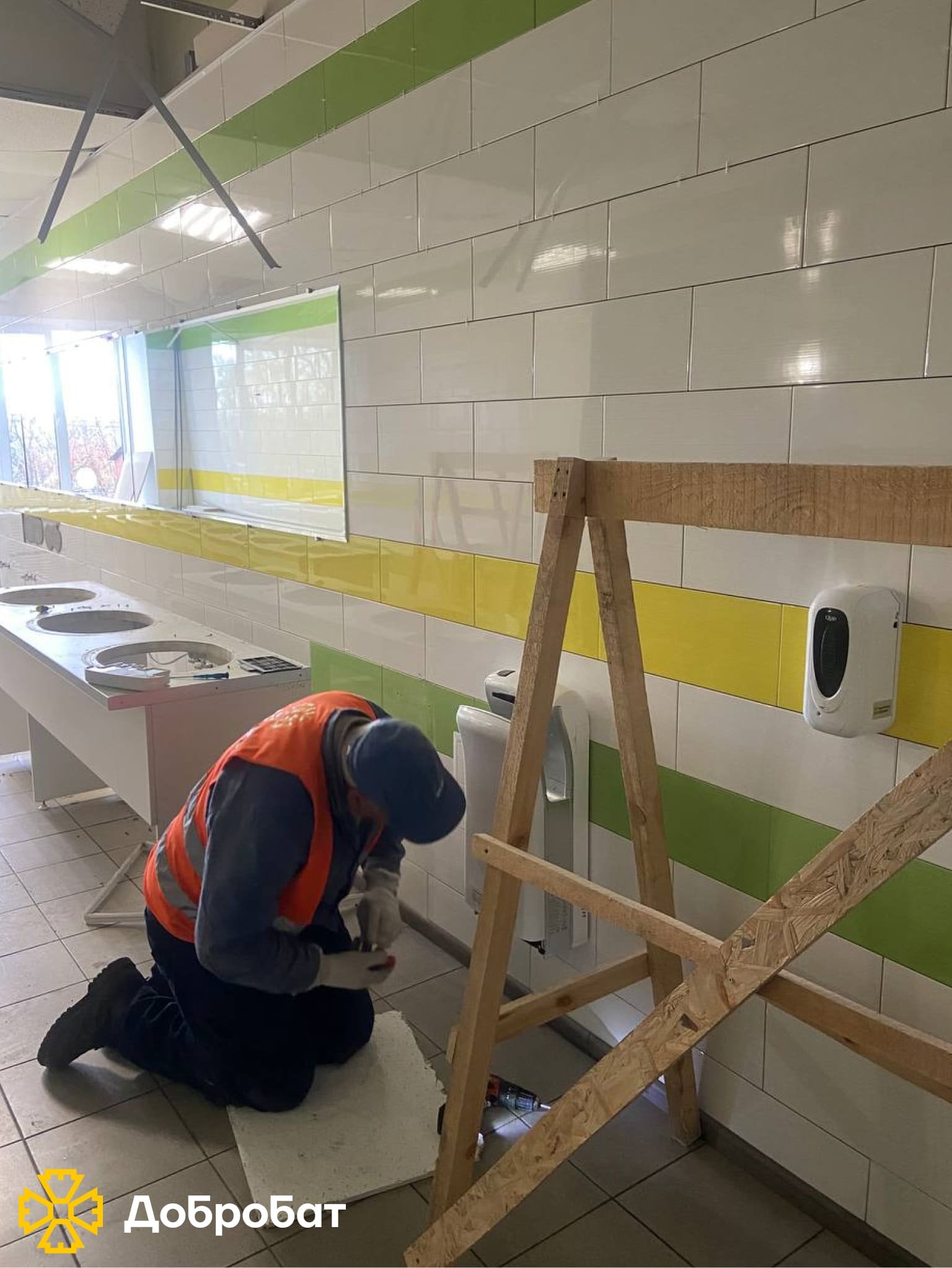 Готуємо домівки та об’єкти соціальної інфраструктури до зими: «Добробат» звітує про тиждень відбудови