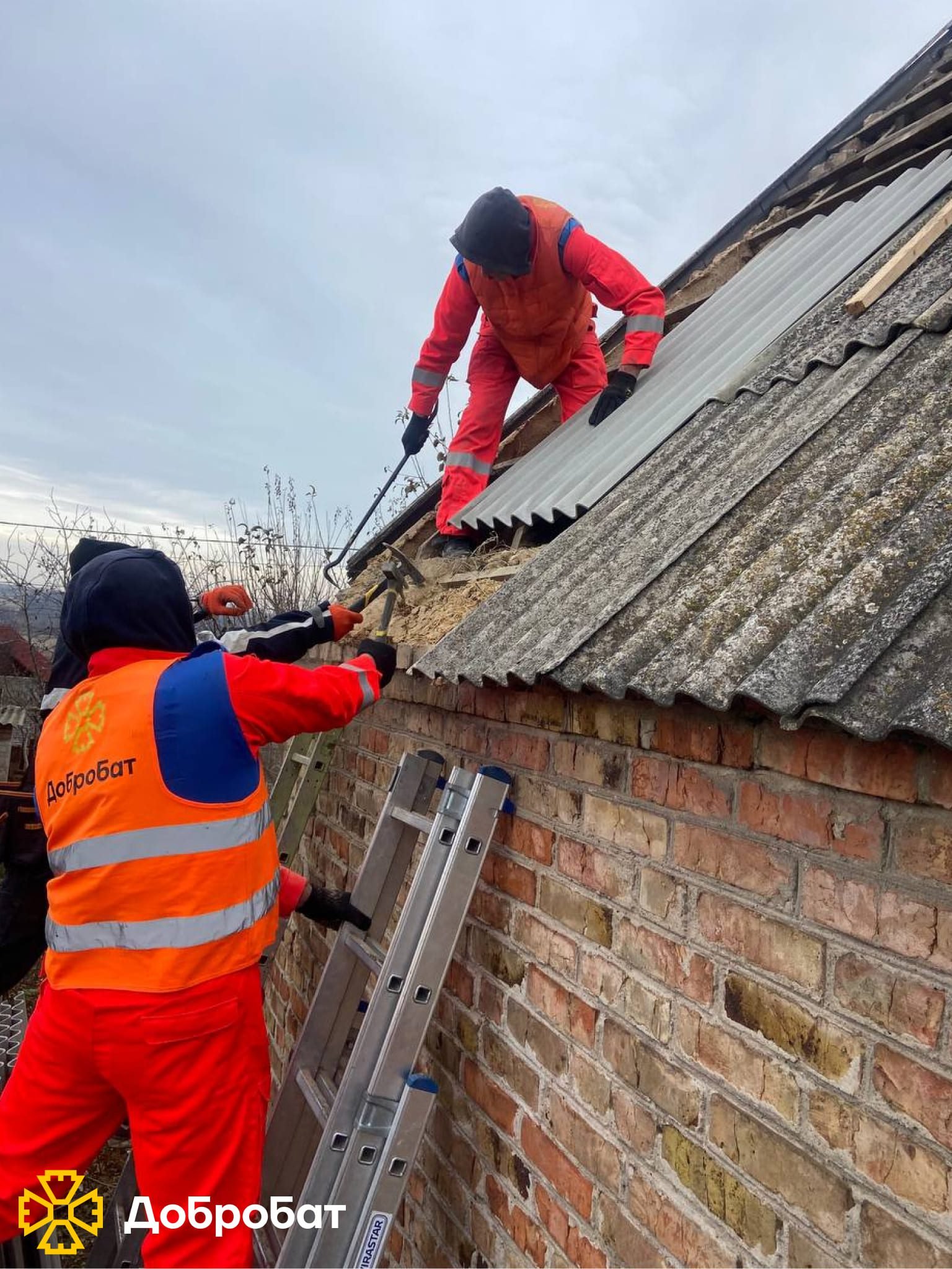 Готуємо домівки та об’єкти соціальної інфраструктури до зими: «Добробат» звітує про тиждень відбудови