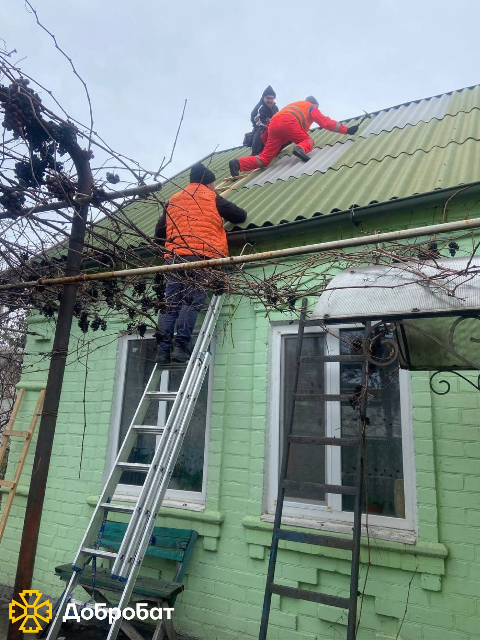 Готуємо домівки та об’єкти соціальної інфраструктури до зими: «Добробат» звітує про тиждень відбудови