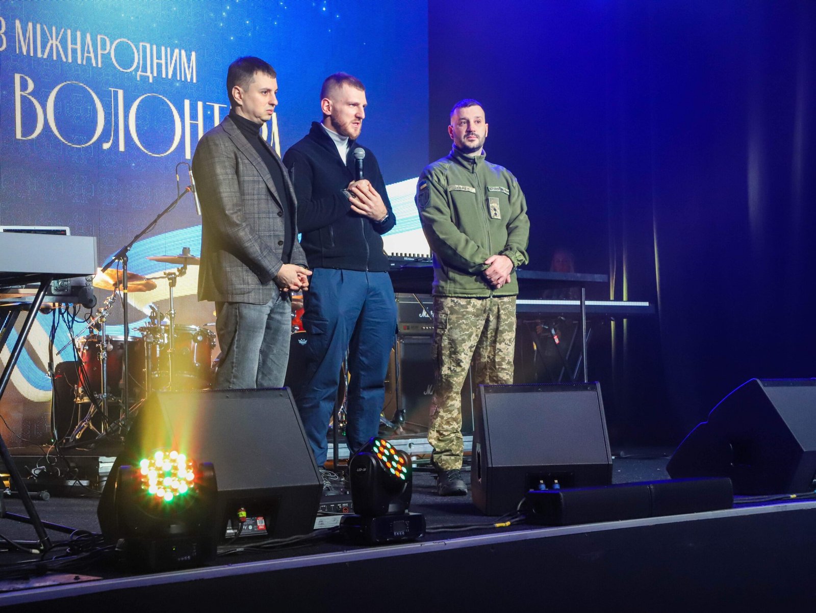 Вітаємо з Днем волонтера та звітуємо про тиждень відбудови, що минув