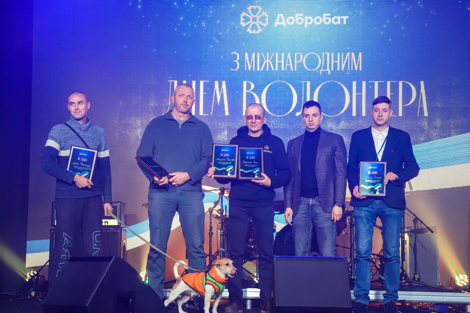 Вітаємо з Днем волонтера та звітуємо про тиждень відбудови, що минув