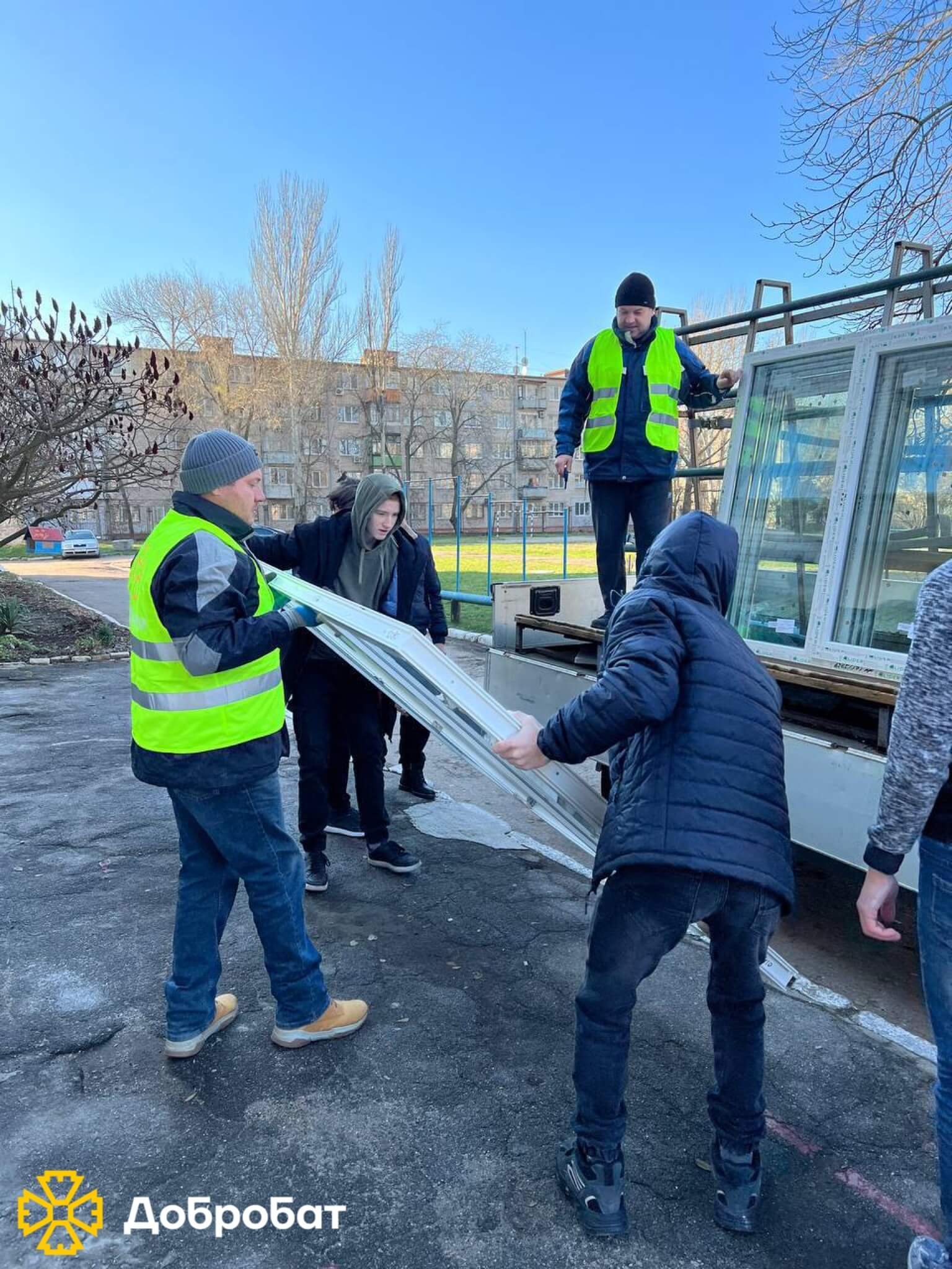 Вітаємо з Днем волонтера та звітуємо про тиждень відбудови, що минув