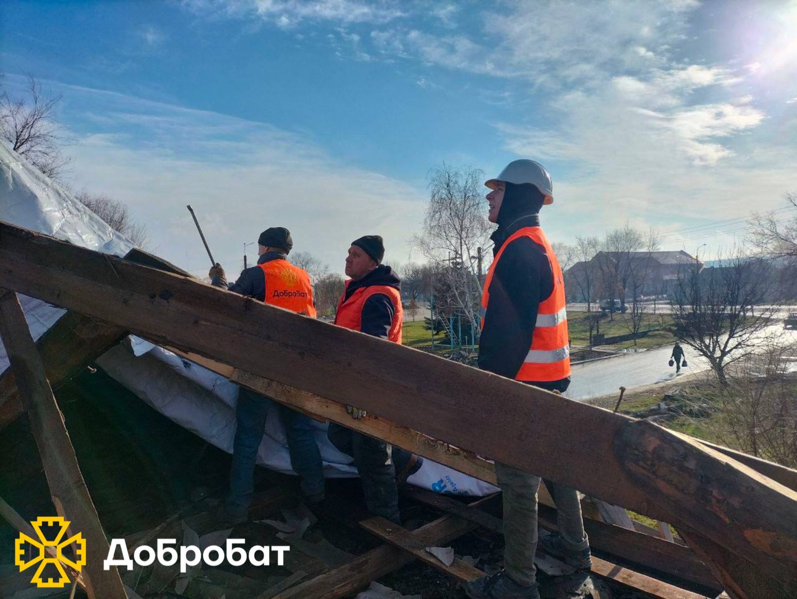 Впроваджували відбудову в шести регіонах країни: «Добробат» звітує про зроблене за тиждень, що минув