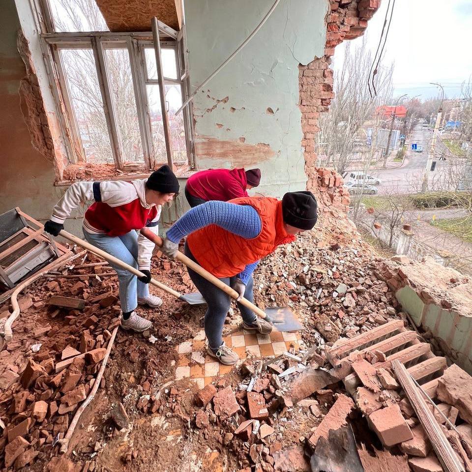 Впроваджували відбудову в шести регіонах країни: «Добробат» звітує про зроблене за тиждень, що минув