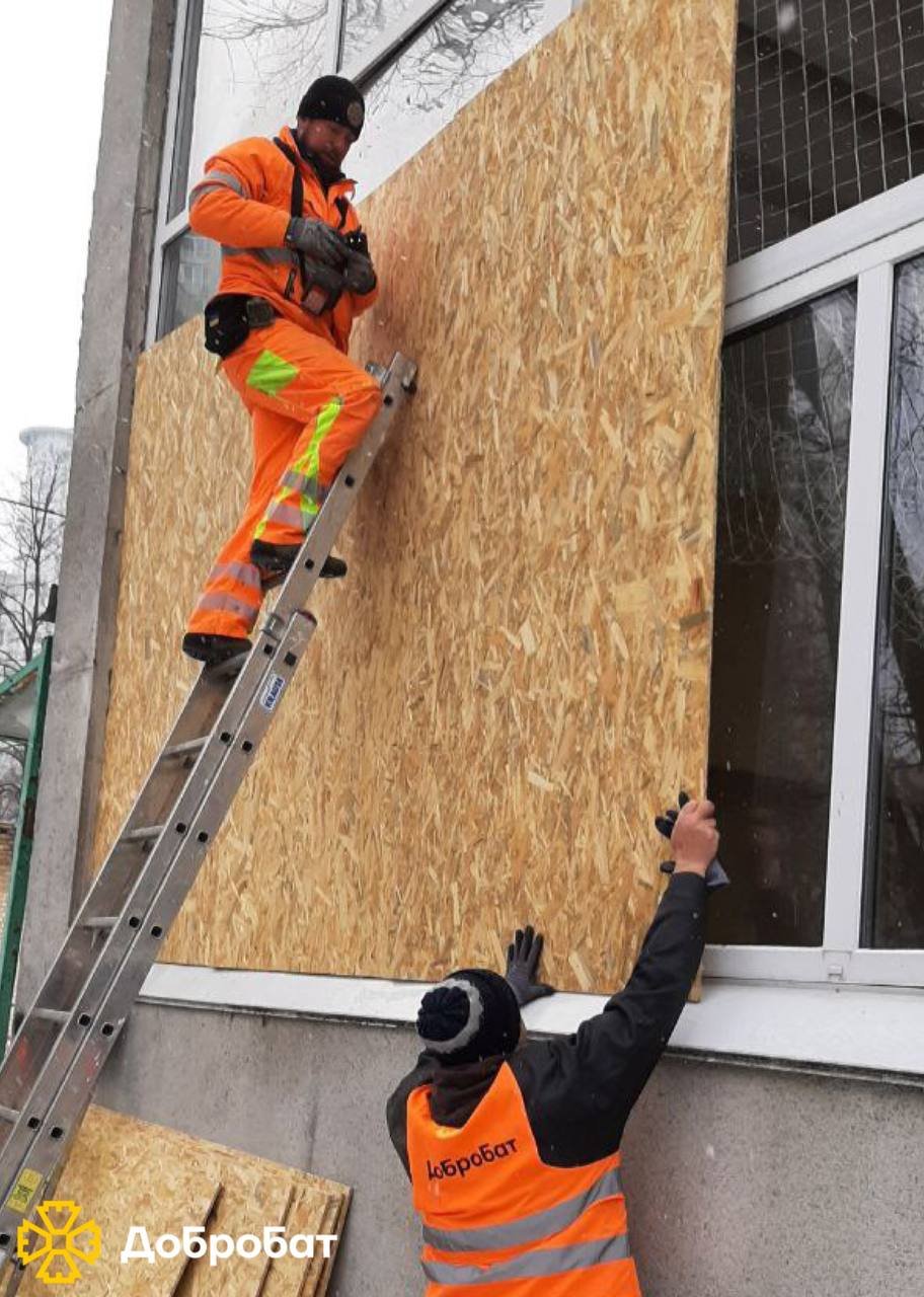 Ліквідовували наслідки руйнувань та розчищали завали: «Добробат» про допомогу у період новорічний свят